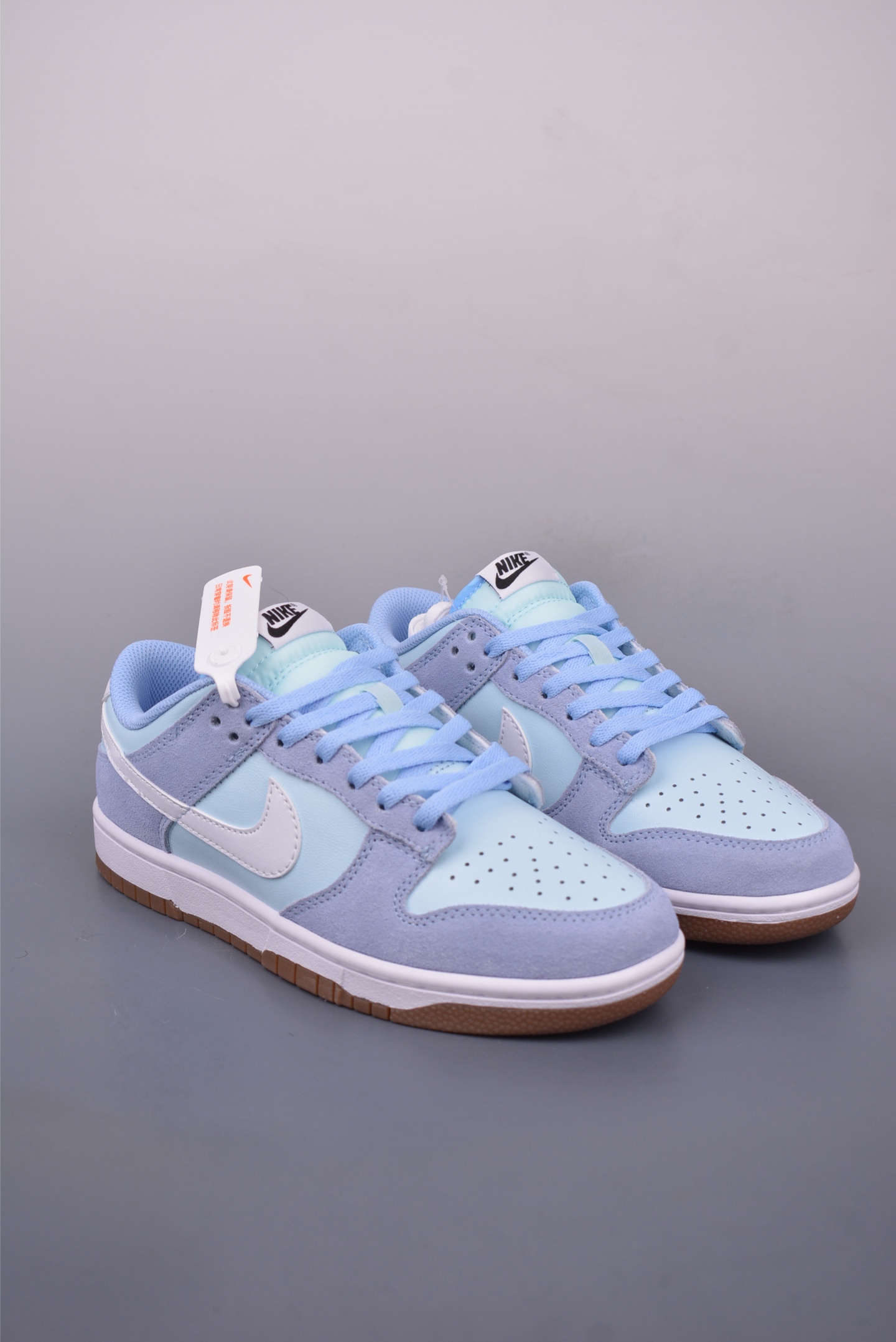200 NIKE SB Dunk Low IB6399-400