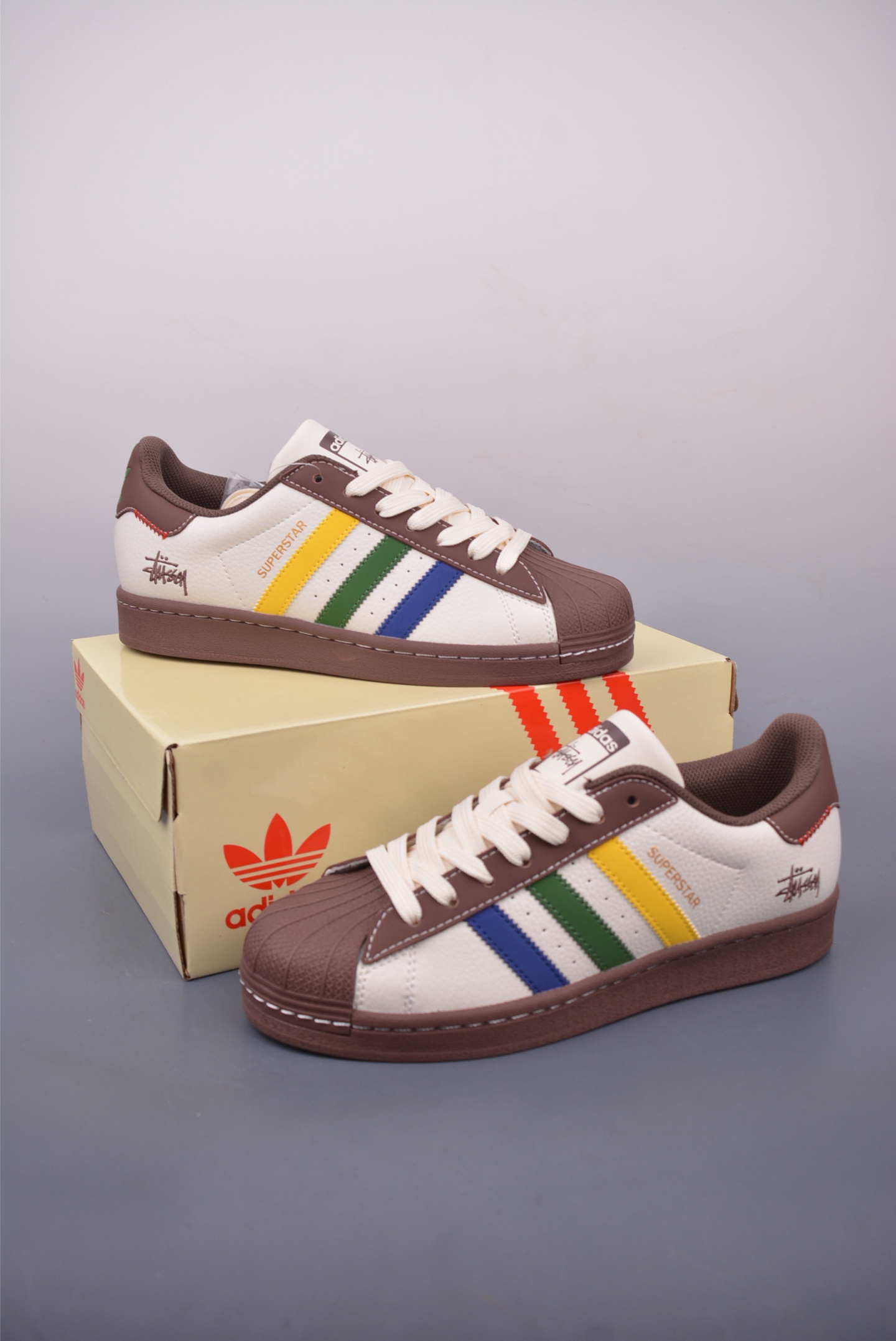 Adidas Originals Superstar x Givenchy '2025' Edition Leather Sneakers 5 i1747052127066 2123 0 4