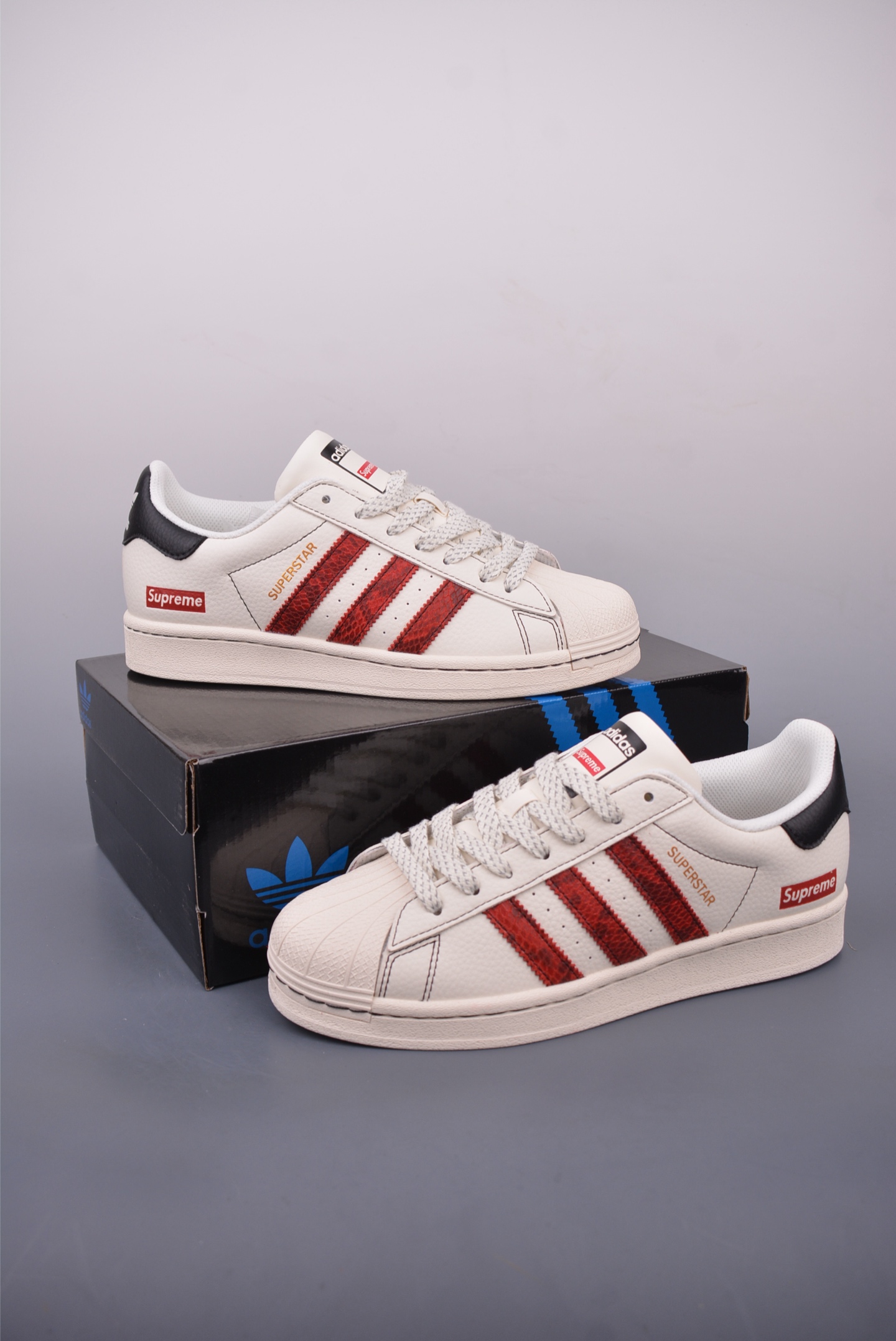 Adidas Originals Superstar x Givenchy '2025' Edition Leather Sneakers 4 i1747052141961 2203 0 3