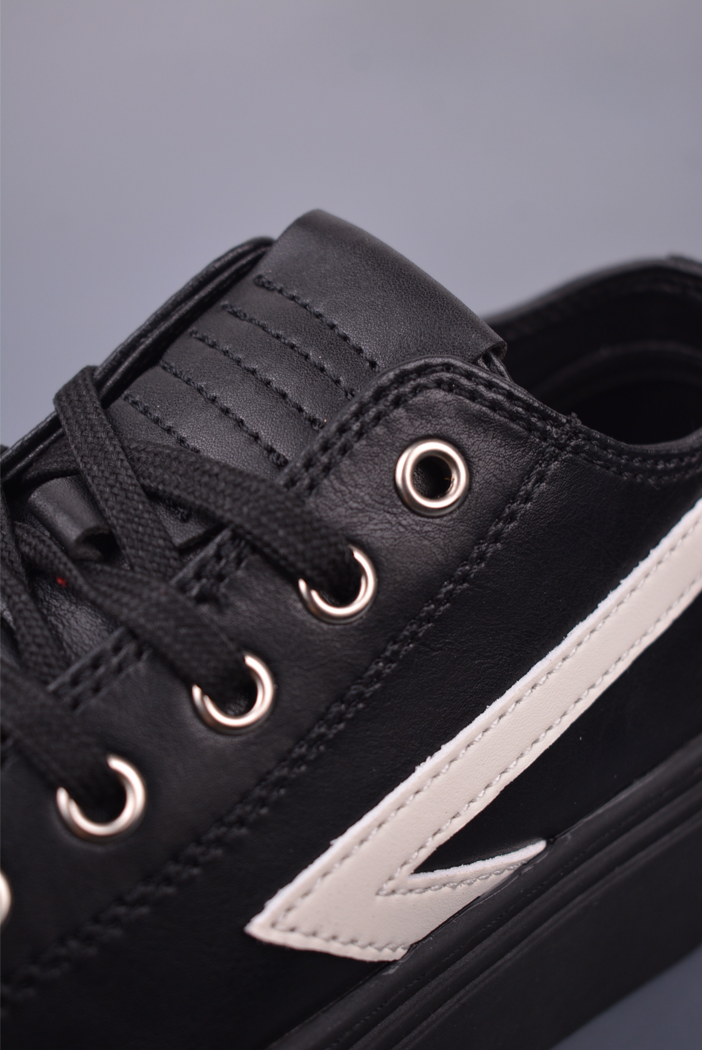 国潮当红设计师品牌SMFK Garden Vintage Skate Low 花园系列 低帮复古厚底十字花 帆布休闲松糕做旧小脏板鞋 S0001