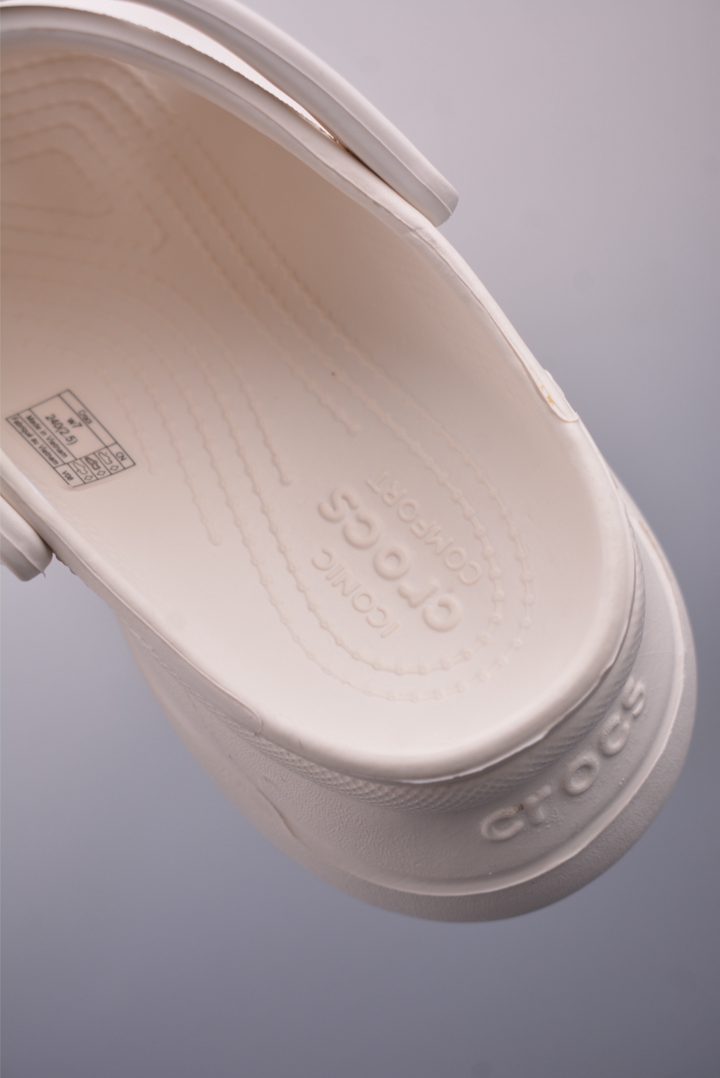 Crocs Classic Platform Clog | Lightweight Comfort for Women, Men 9 i1747126890238 7845 0 8