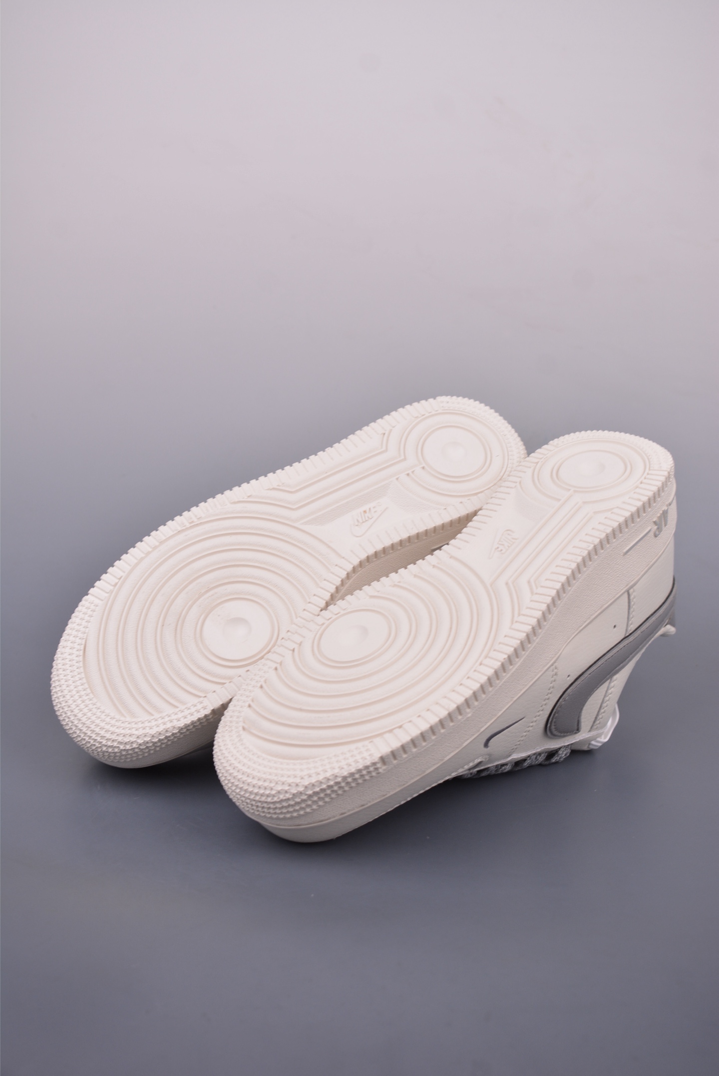 240 Nike Air Force 1 Low 米灰小勾 CJ6106-521