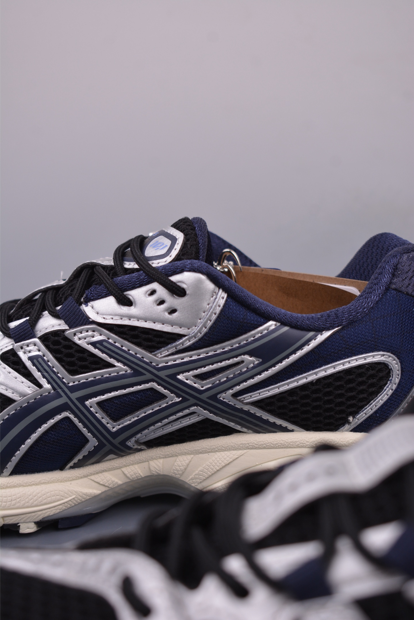 200 Asics GEL-Kahana NIMBUS 10.1 耐磨透气低帮休闲鞋 1203A543-003