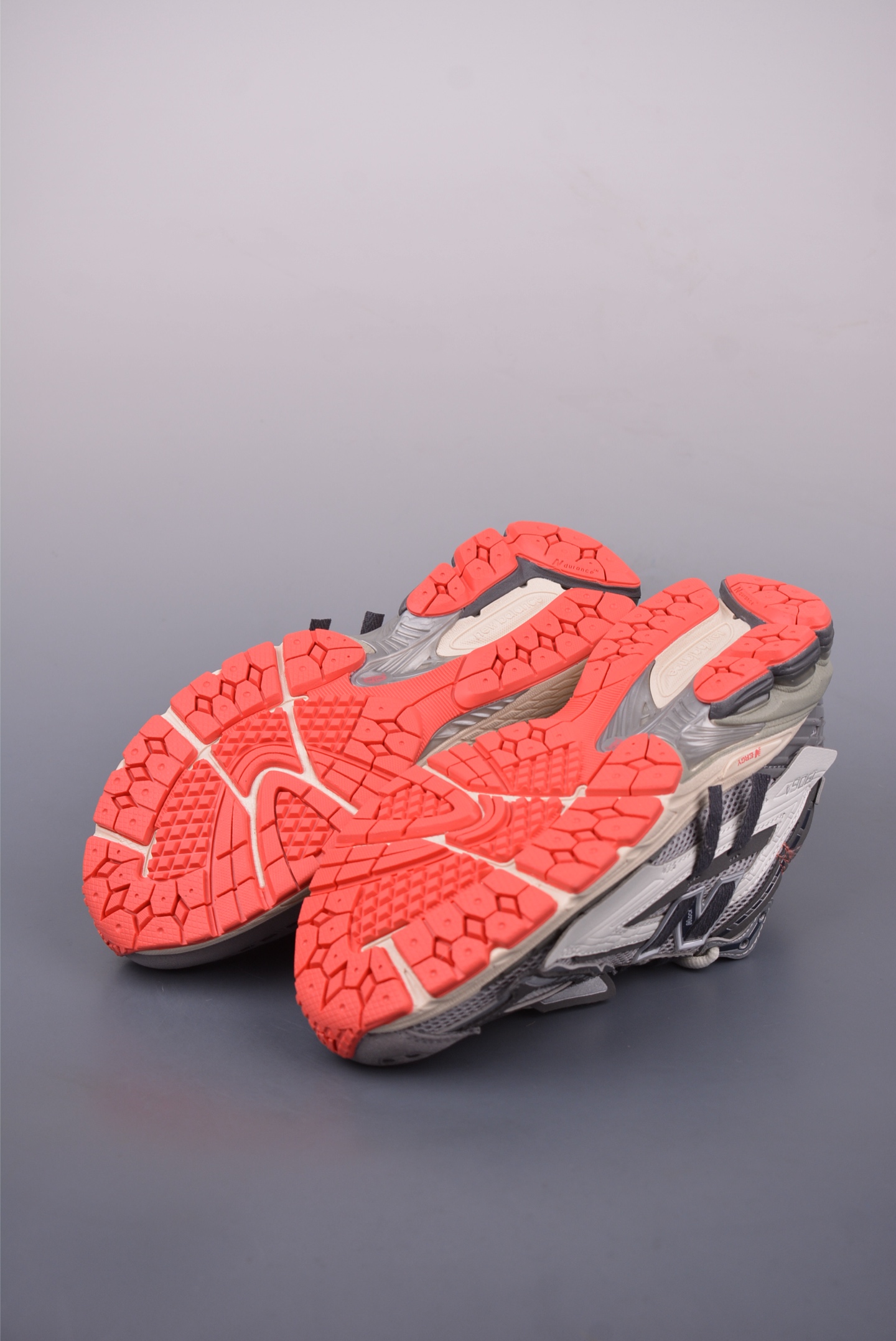 200 New Balance M1906系列 复古单品宝藏老爹鞋款 U1906ACQ