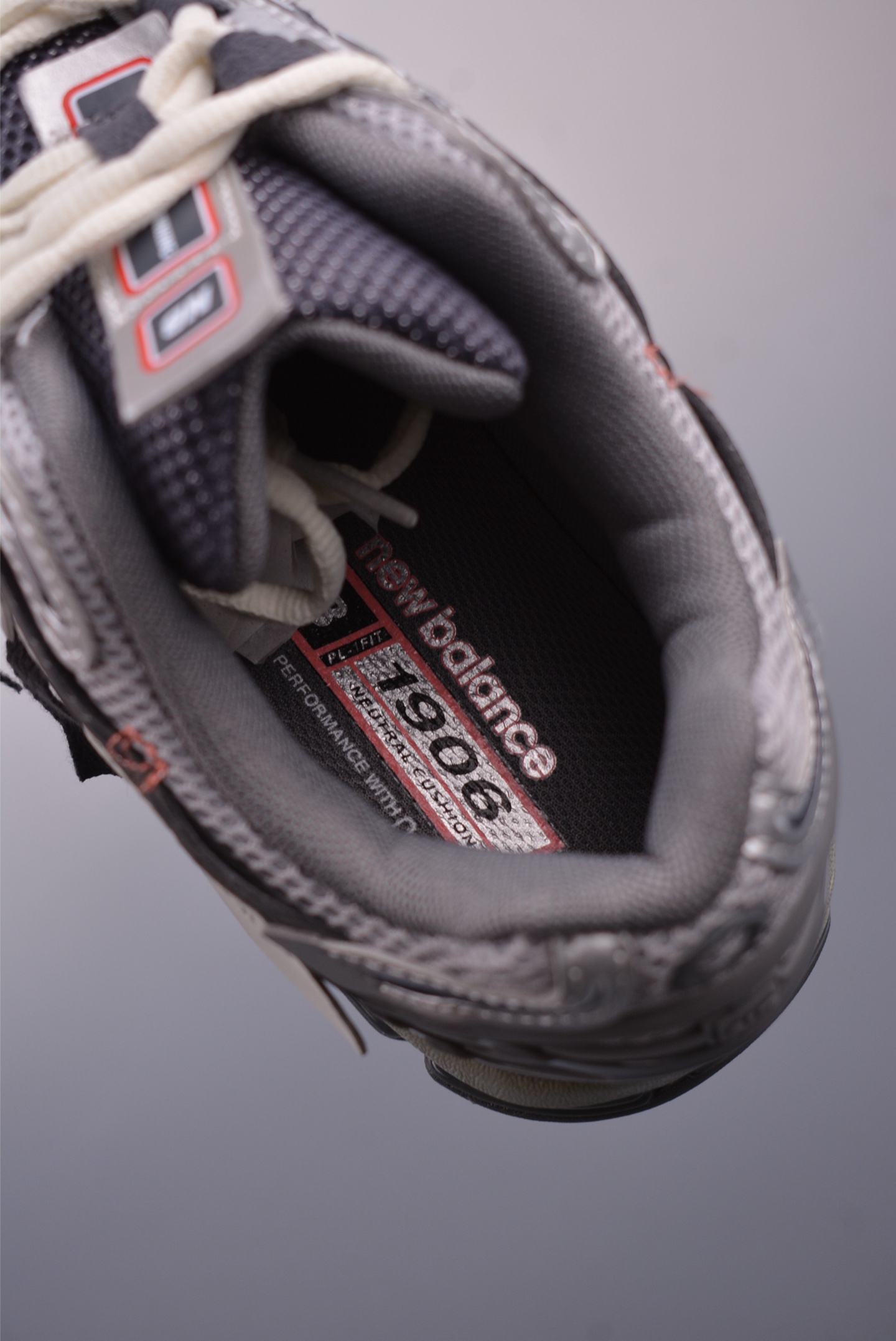 200 New Balance M1906系列 复古单品宝藏老爹鞋款 U1906ACQ