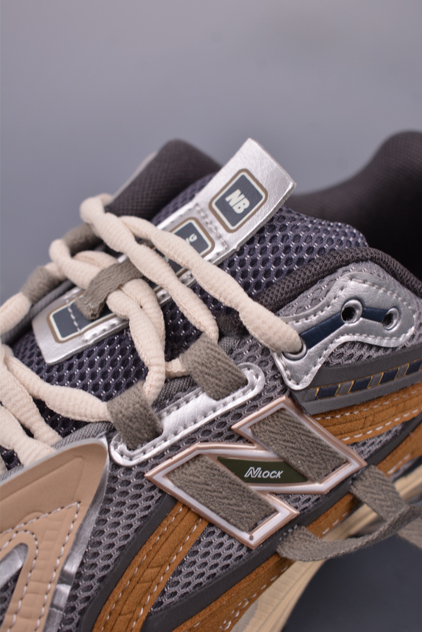 200 New Balance M1906系列 复古单品宝藏老爹鞋款 U1906AAQ