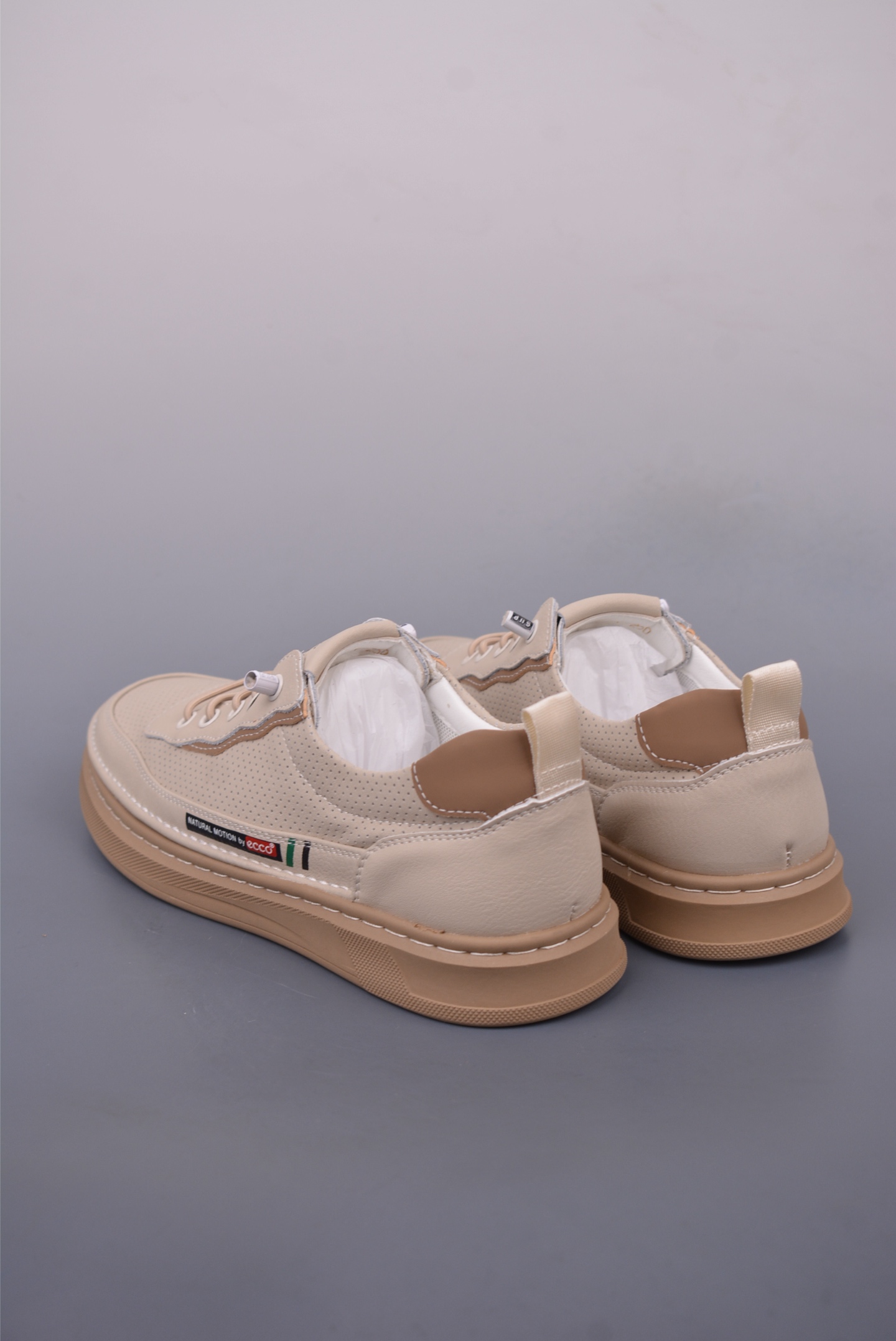 Ecco Men's 2025 Lightweight Leather Sneakers, Stylish Comfort and Durability 2 i1747221186368 975 0 1