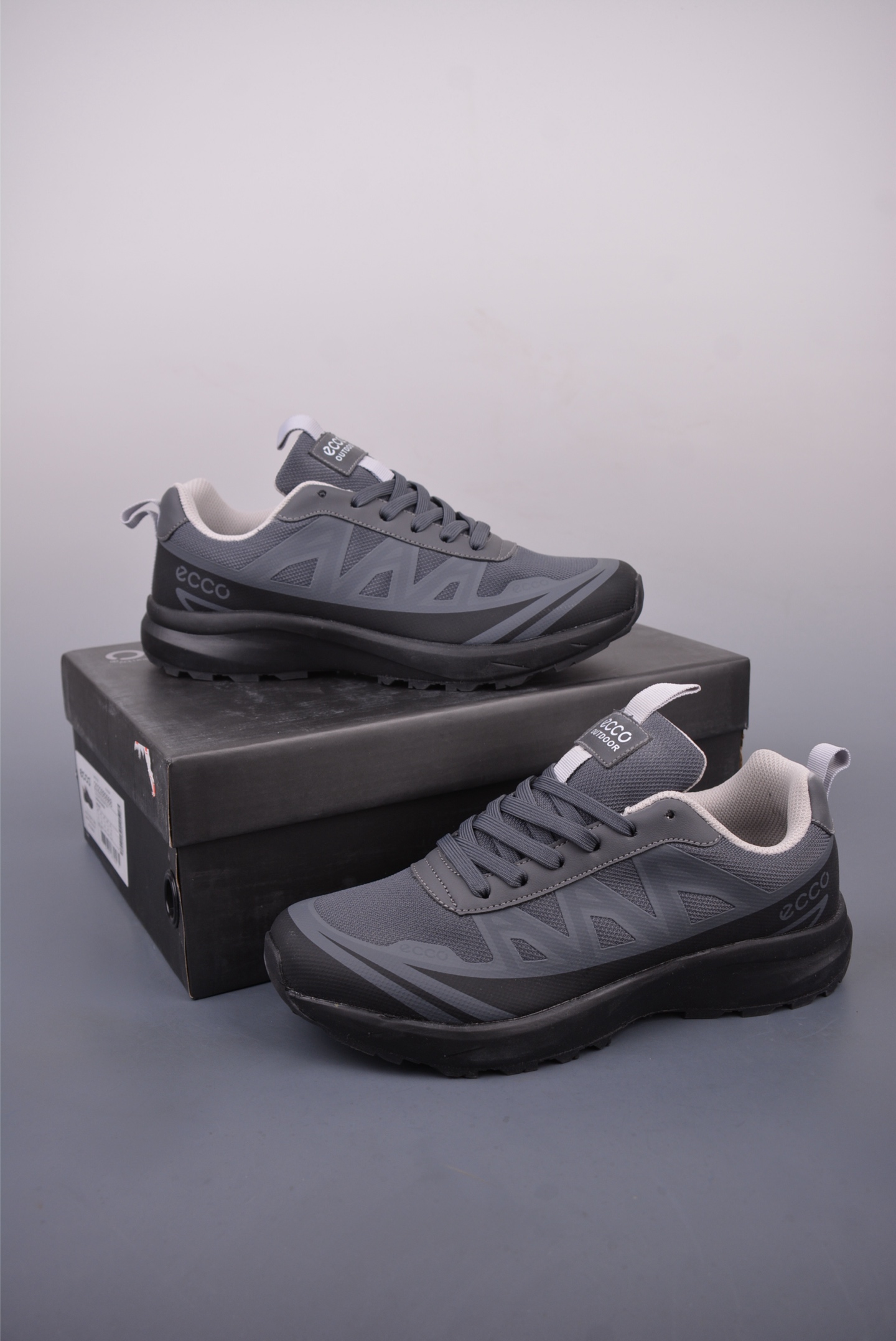 ECCO Men's Gray Outdoor Lightweight Sneakers - Comfortable & Durable Shoes 5 i1747221235978 853 0 4