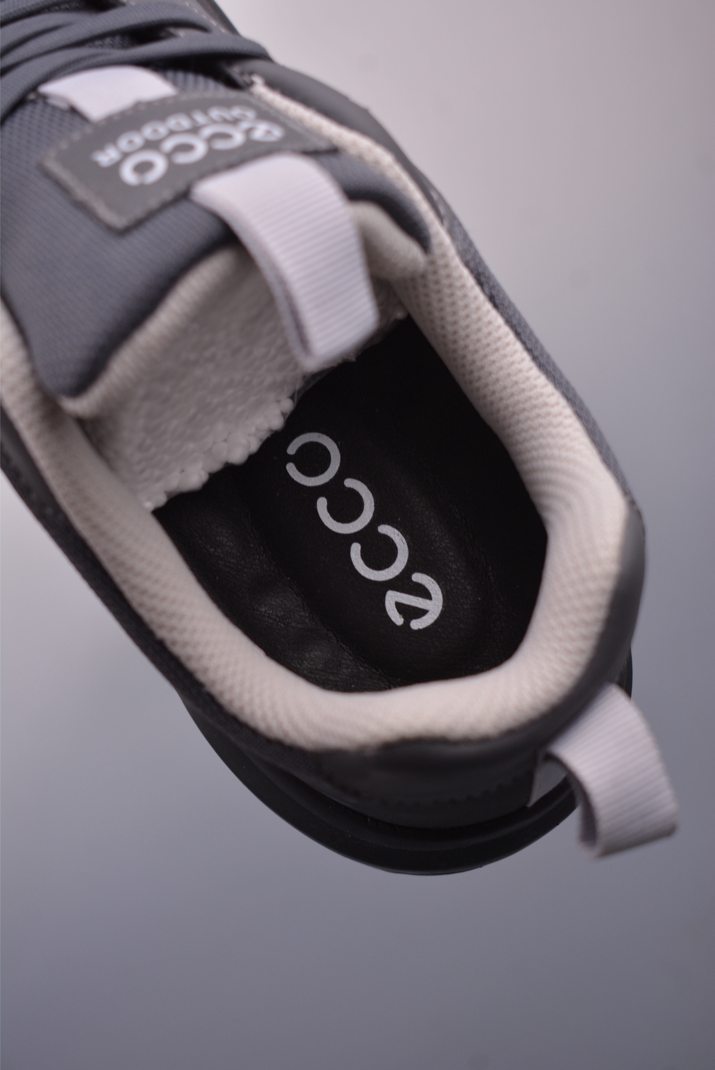 ECCO Men's Gray Outdoor Lightweight Sneakers - Comfortable & Durable Shoes 9 i1747221237545 7895 0 8