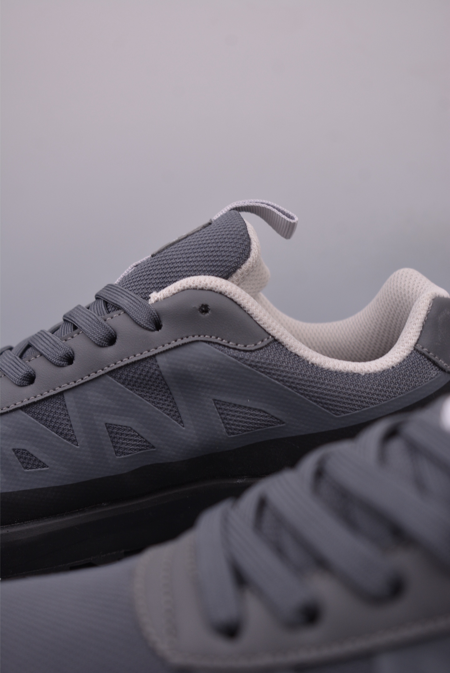 ECCO Men's Gray Outdoor Lightweight Sneakers - Comfortable & Durable Shoes 8 i1747221237556 3967 0 7