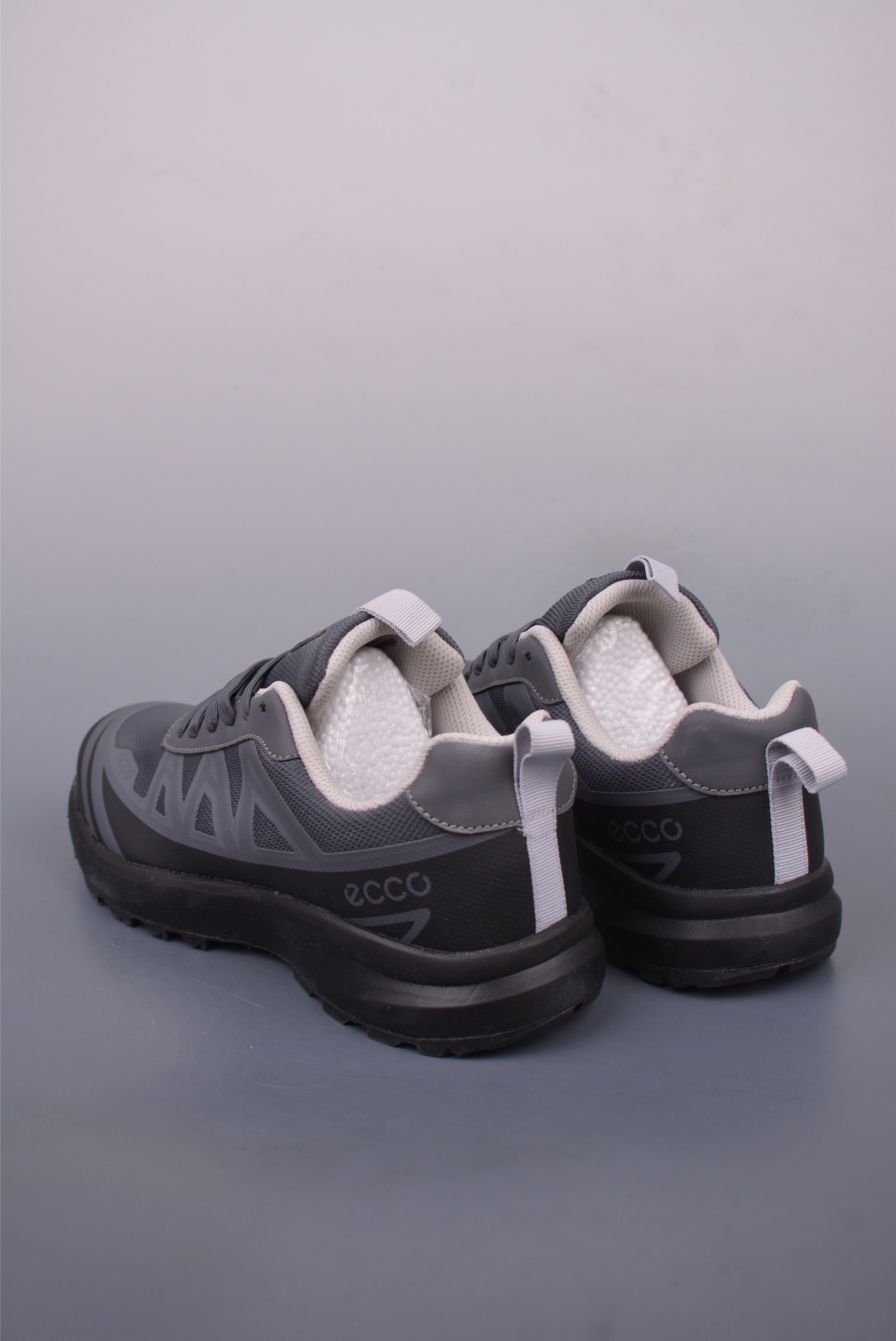 ECCO Men's Gray Outdoor Lightweight Sneakers - Comfortable & Durable Shoes 2 i1747221237558 283 0 1