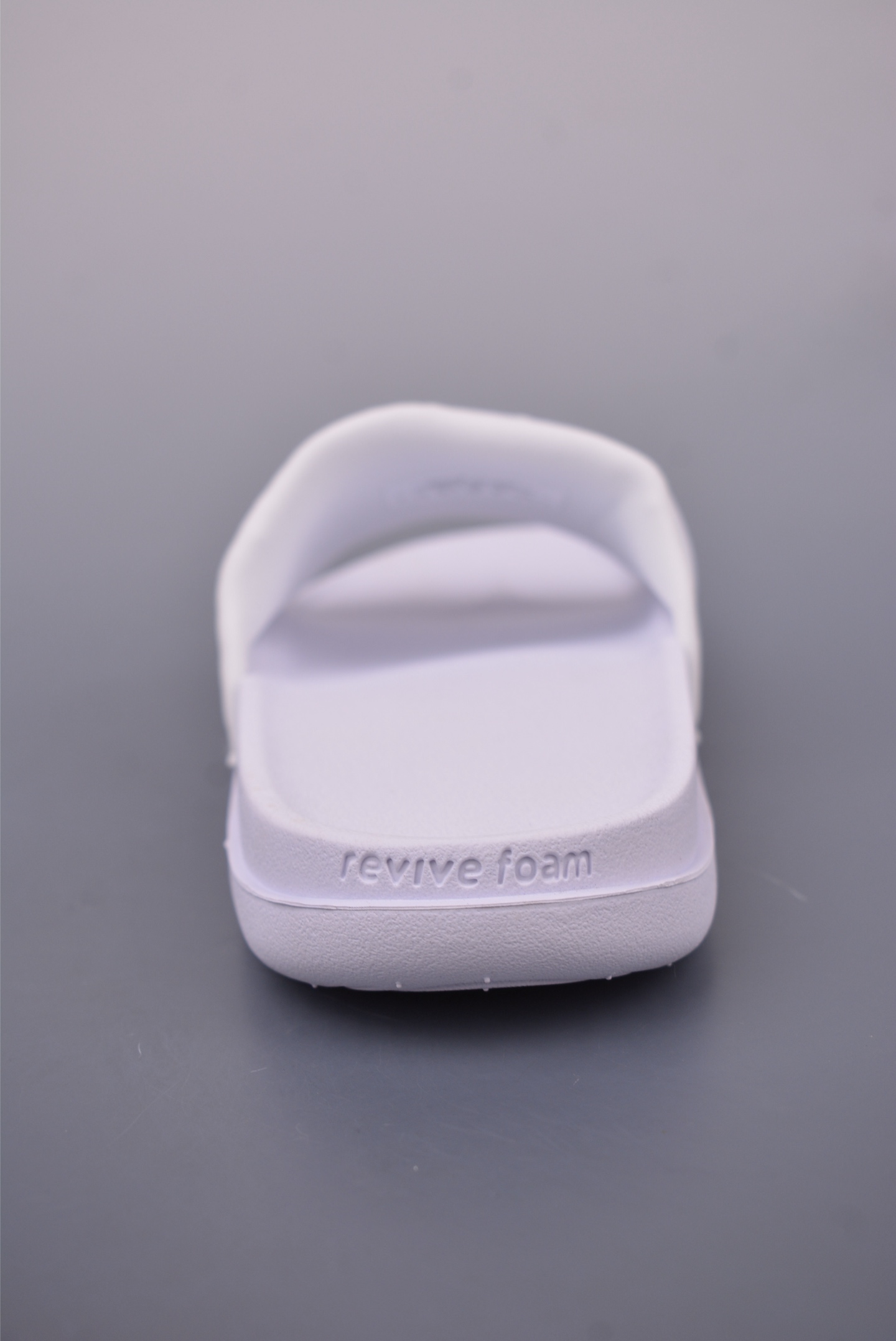 120 Nike Kobe Offcourt Slide 科比专属配色休闲拖鞋 IF2870-100