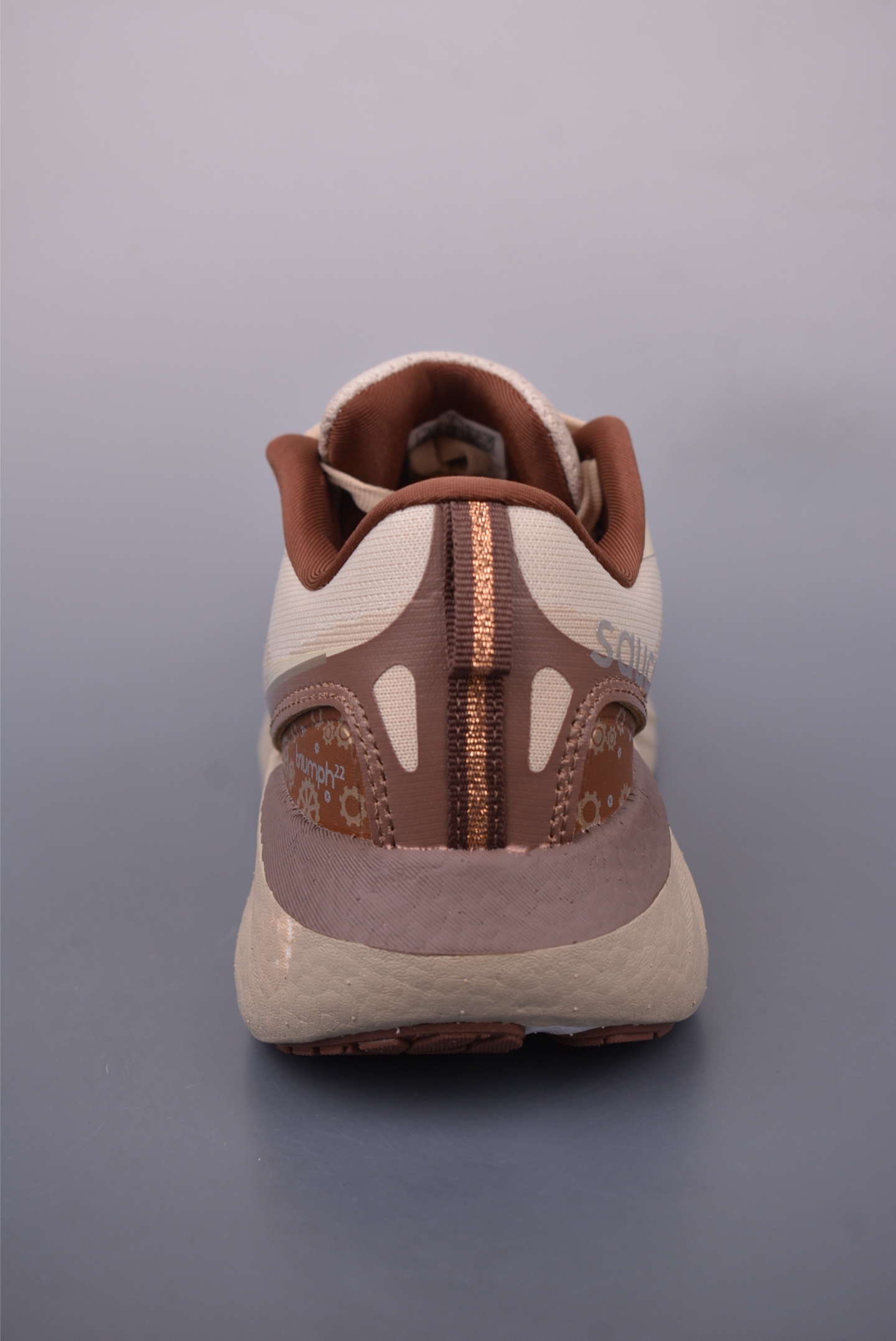 Saucony Triumph 22 Running Shoes - Beige, Cushioned, and High-Performance 5 i1747248258775 194 0 3