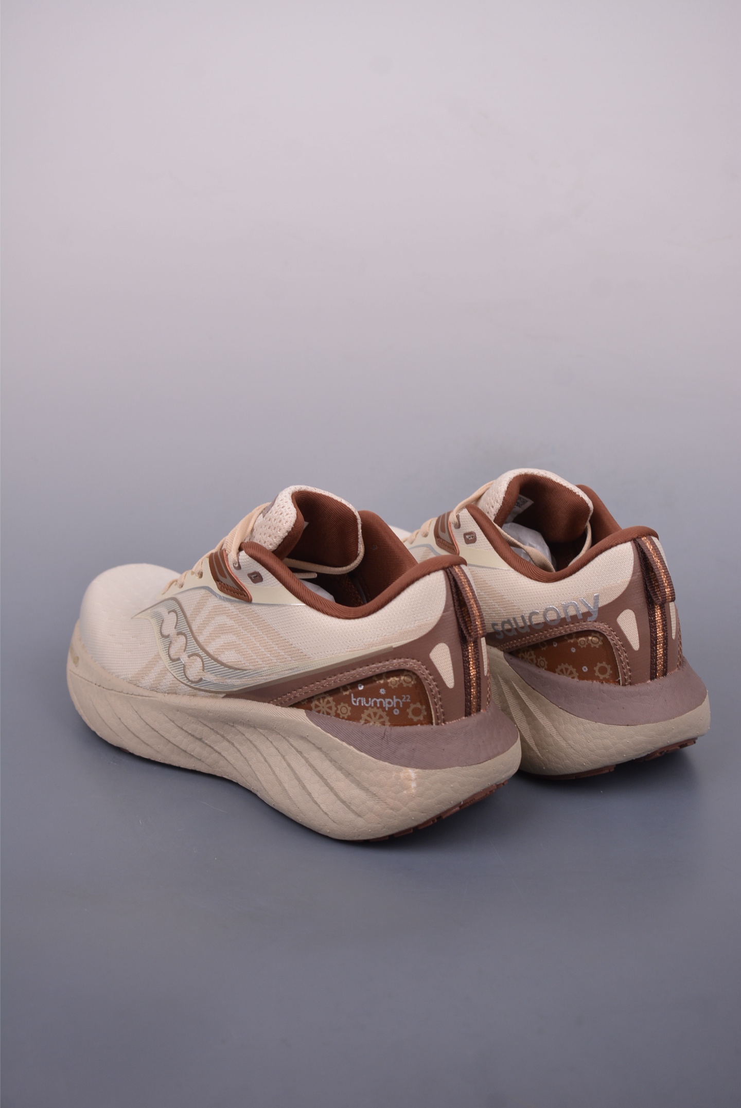 Saucony Triumph 22 Running Shoes - Beige, Cushioned, and High-Performance 3 i1747248258847 4881 0 1