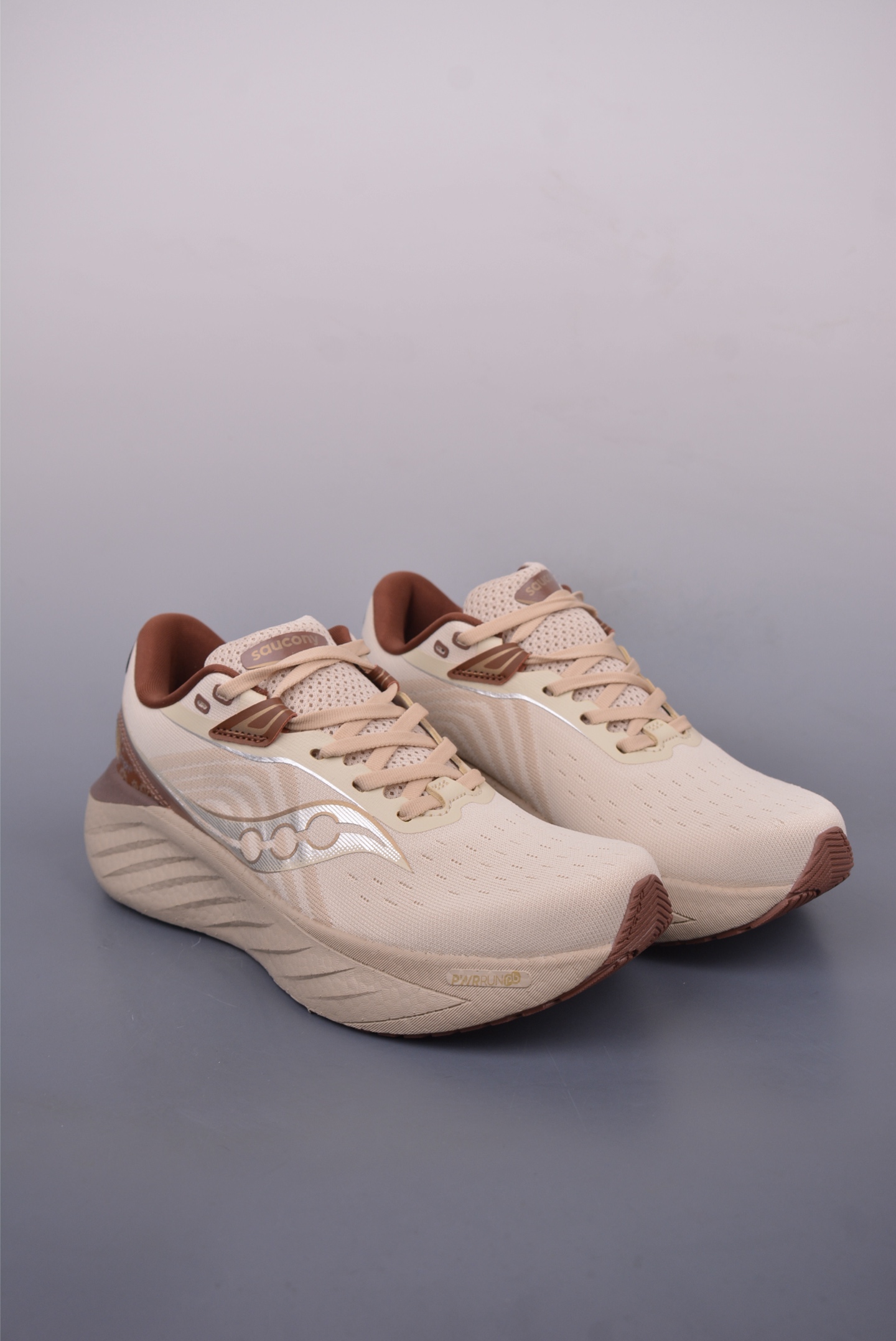 Saucony Triumph 22 Running Shoes - Beige, Cushioned, and High-Performance 2 i1747248258863 621 0 0