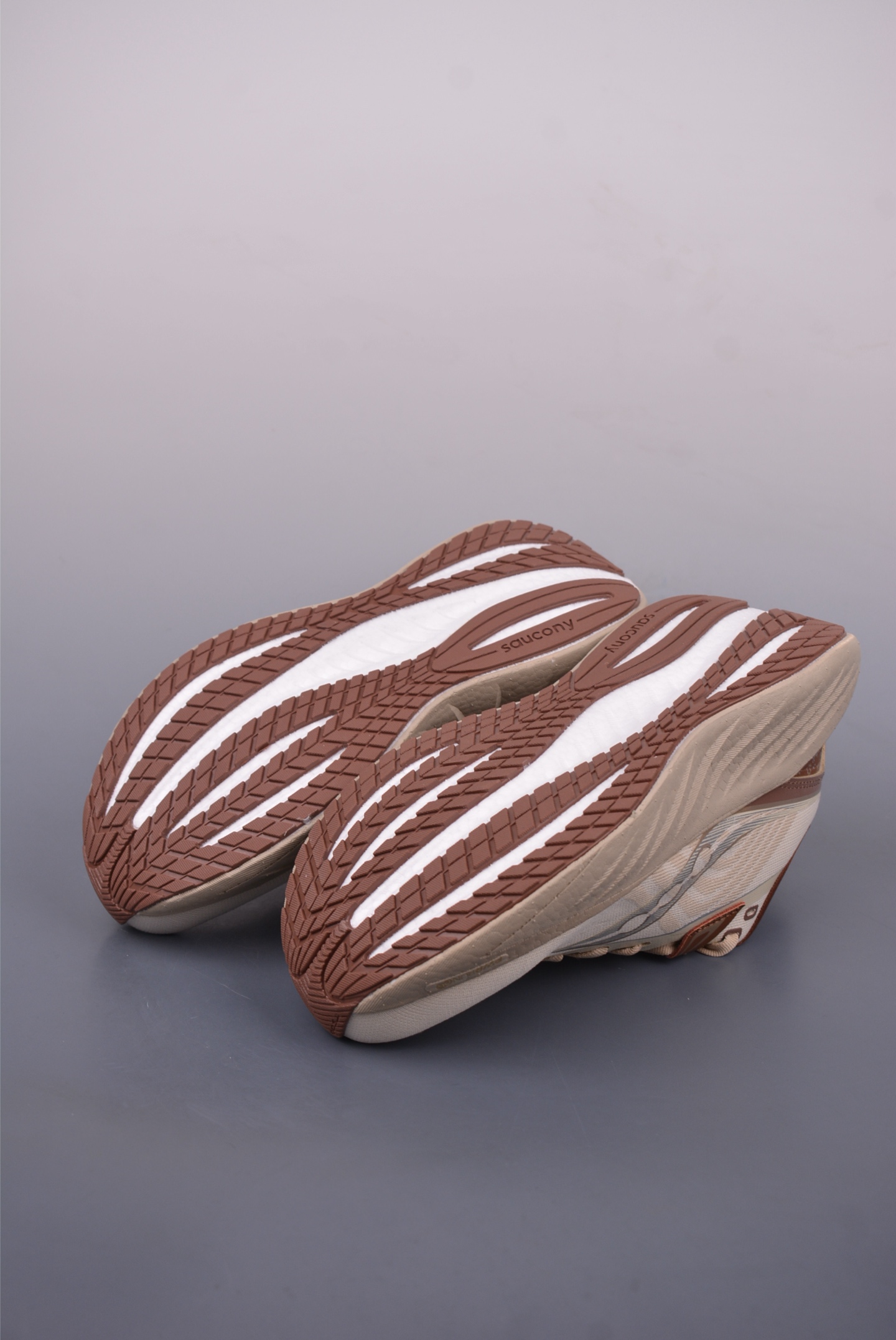 Saucony Triumph 22 Running Shoes - Beige, Cushioned, and High-Performance 4 i1747248260137 4132 0 2