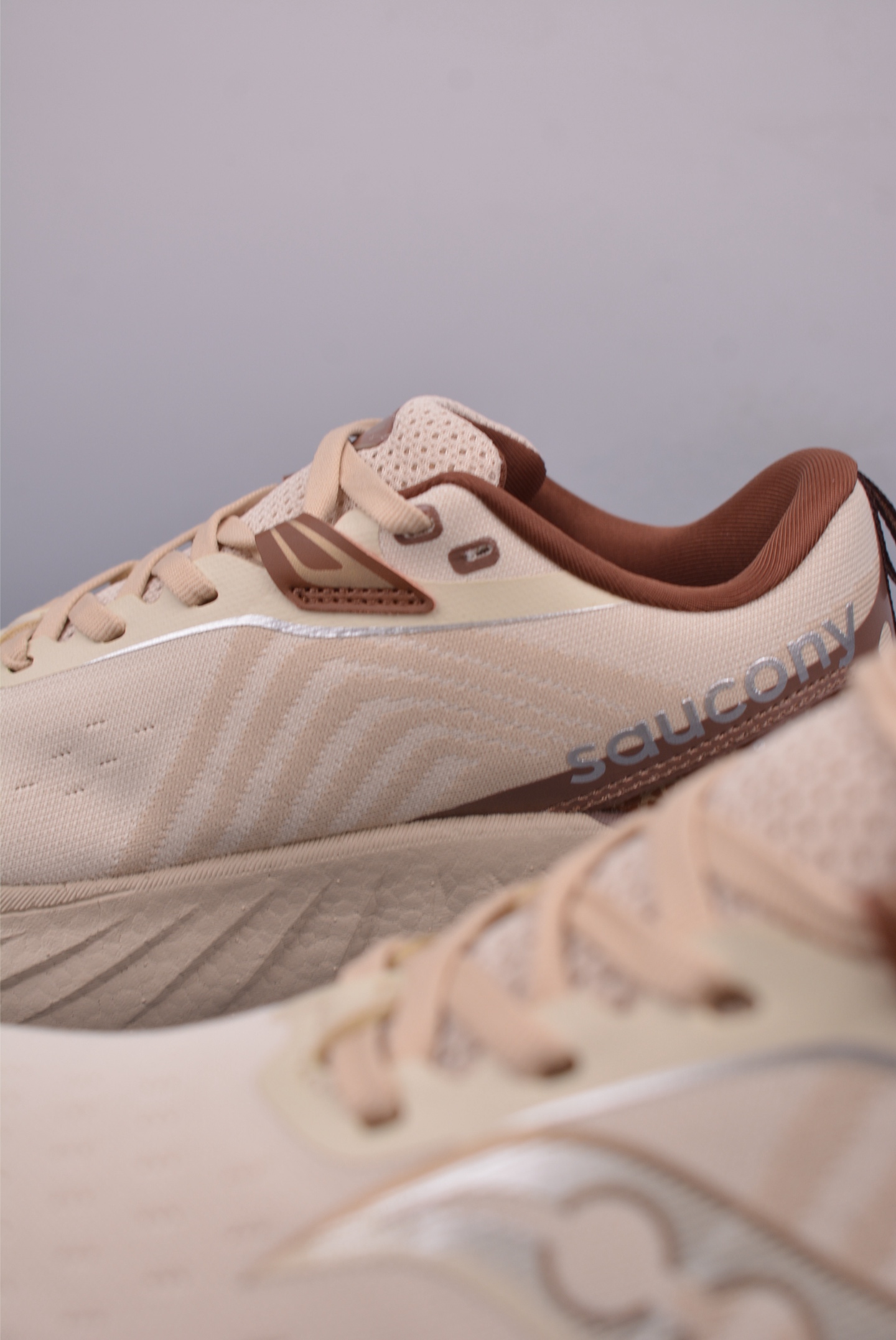 Saucony Triumph 22 Running Shoes - Beige, Cushioned, and High-Performance 9 i1747248260211 778 0 7