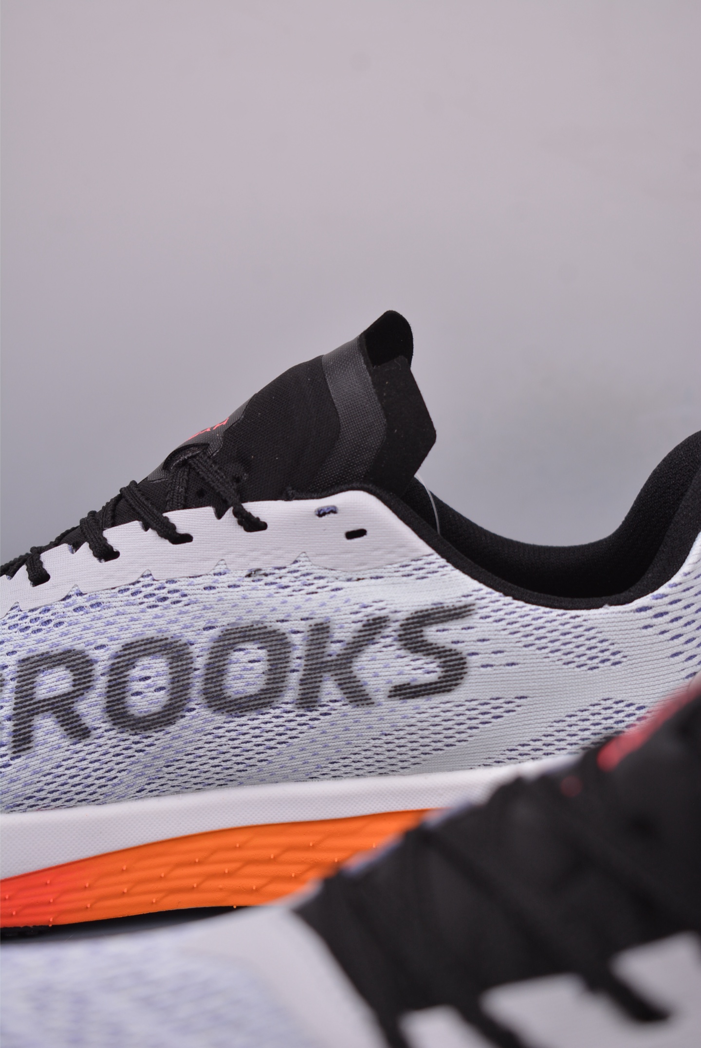 200 Brooks 布鲁克斯 Hyperion Max 2 超弹轻盈跑步鞋 低帮透气缓震支撑休闲运动慢跑鞋 1104321 3524