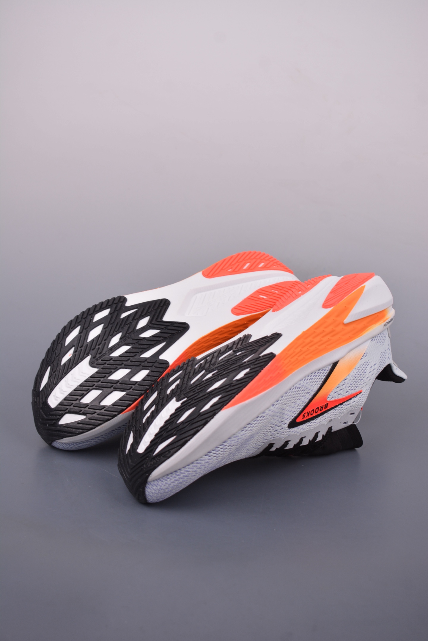 200 Brooks 布鲁克斯 Hyperion Max 2 超弹轻盈跑步鞋 低帮透气缓震支撑休闲运动慢跑鞋 1104321 3524