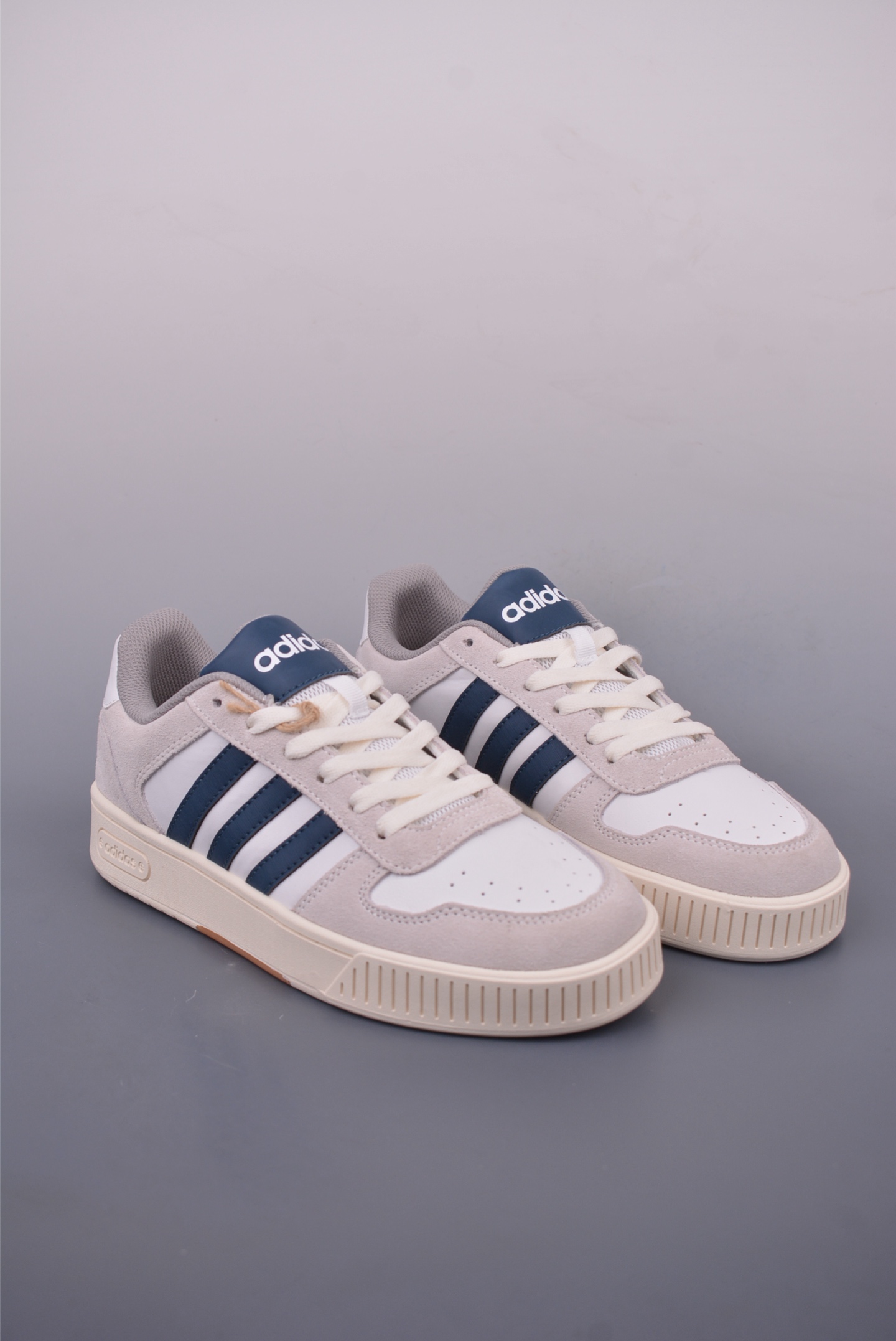 140 adidas D-PAD CLASSIC 三叶草休闲复古运动板鞋