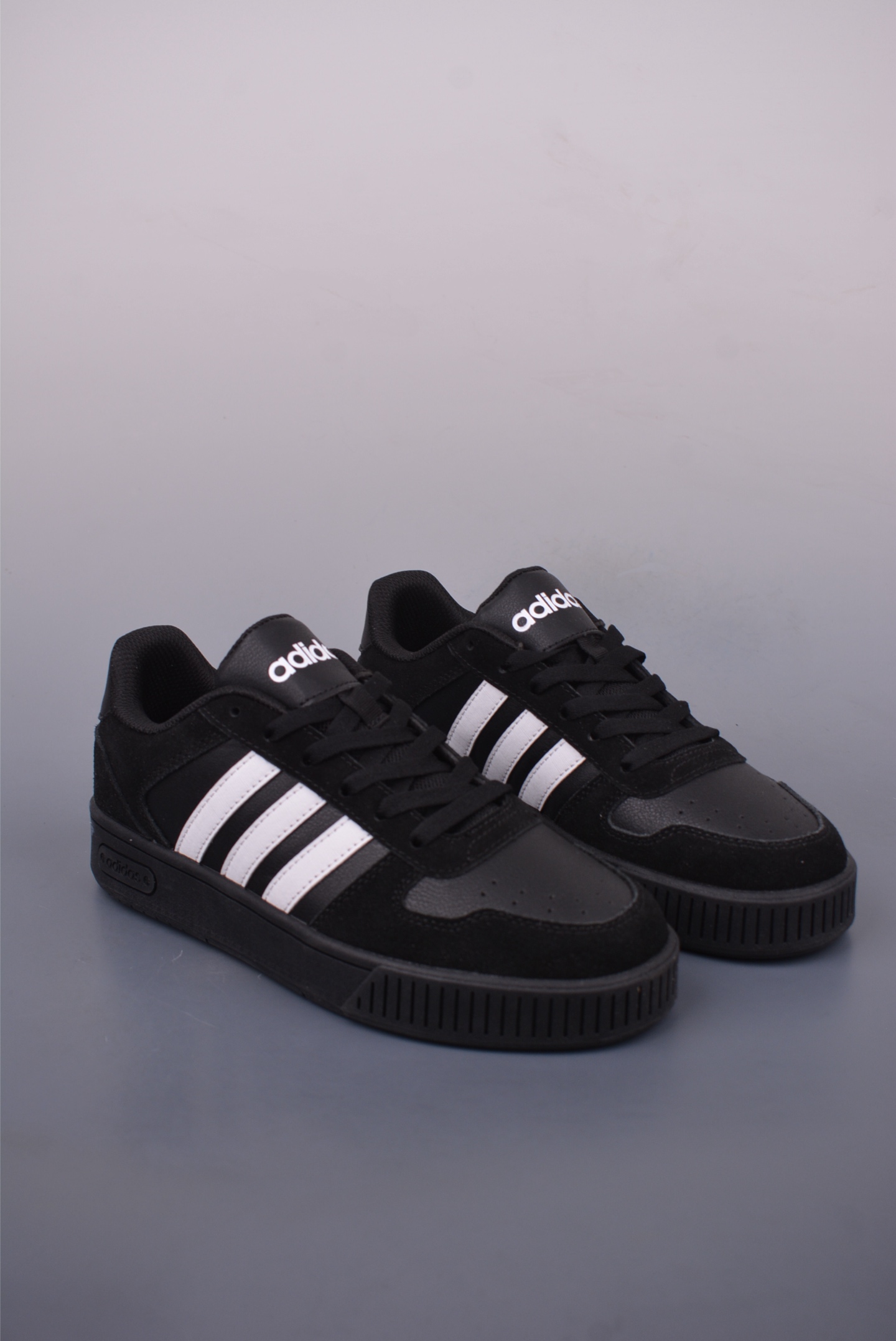 140 adidas D-PAD CLASSIC 三叶草休闲复古运动板鞋