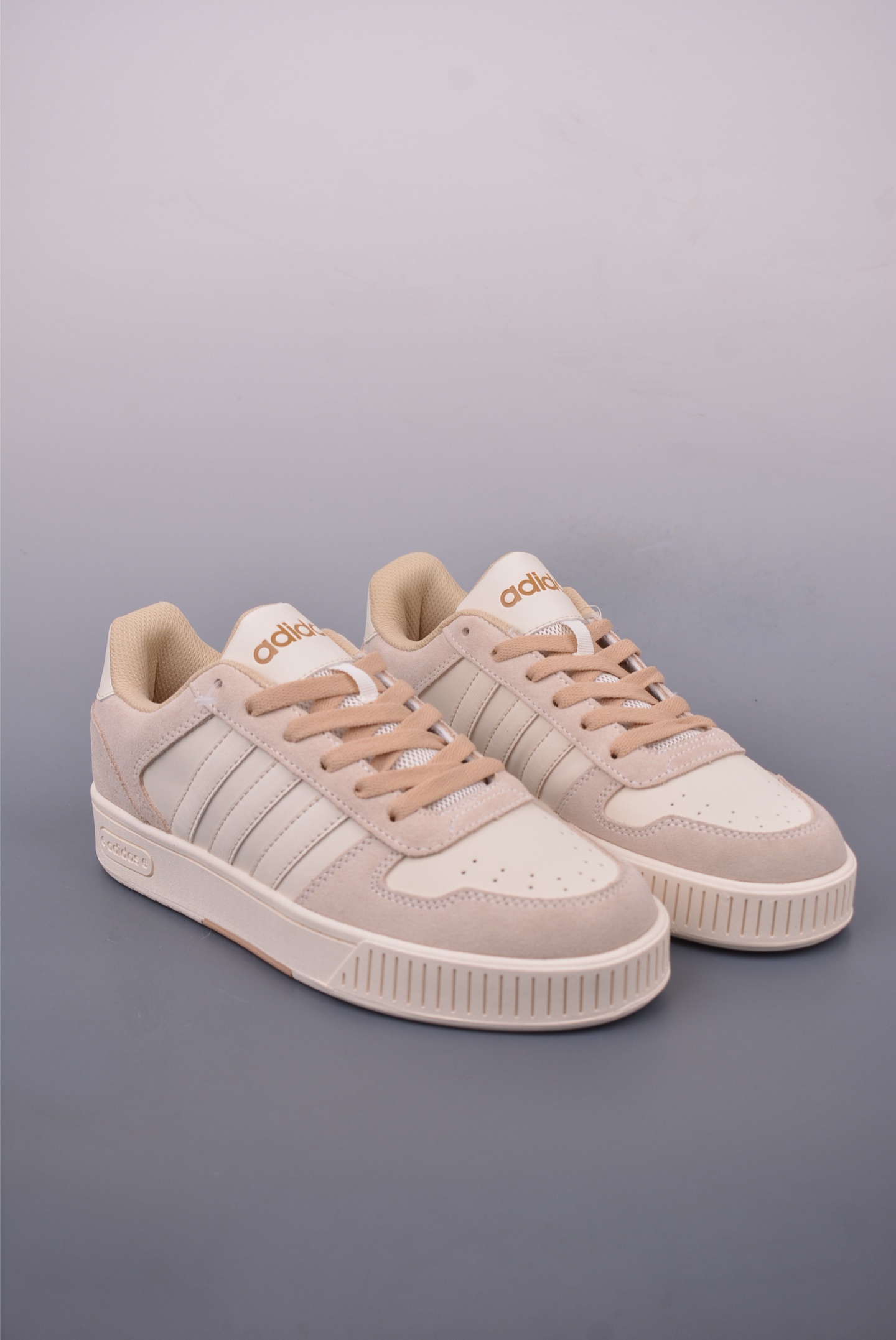 140 adidas D-PAD CLASSIC 三叶草休闲复古运动板鞋