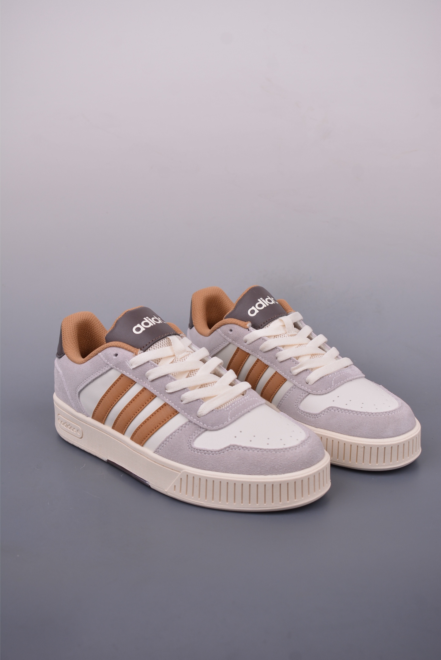 140 adidas D-PAD CLASSIC 三叶草休闲复古运动板鞋