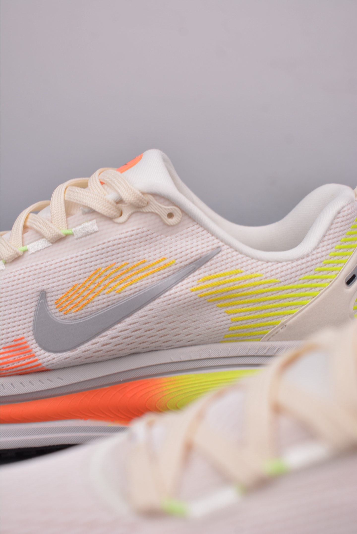 Nike Air Zoom Vomero 18 Running Shoes - Ultimate Comfort and Performance 9 i1747351048794 2276 0 7