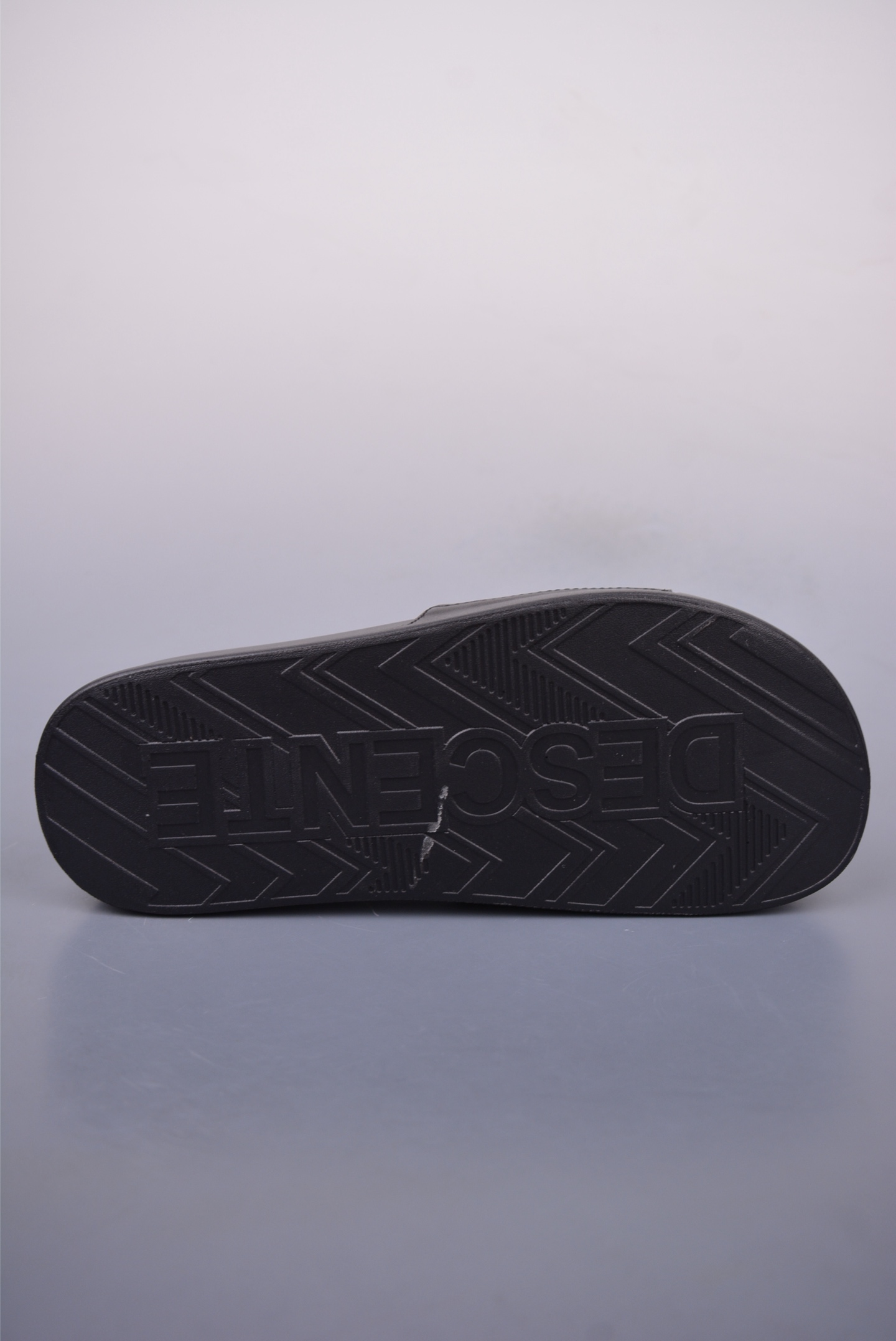 Descente Lcing Nars Comfortable and Soft Non-Slip Slide Sandals 3 i1747351753638 5051 0 2