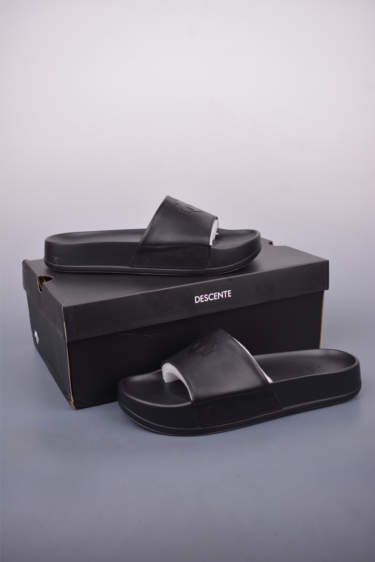 Descente Lcing Nars Comfortable and Soft Non-Slip Slide Sandals 5 i1747351757013 6249 0 4