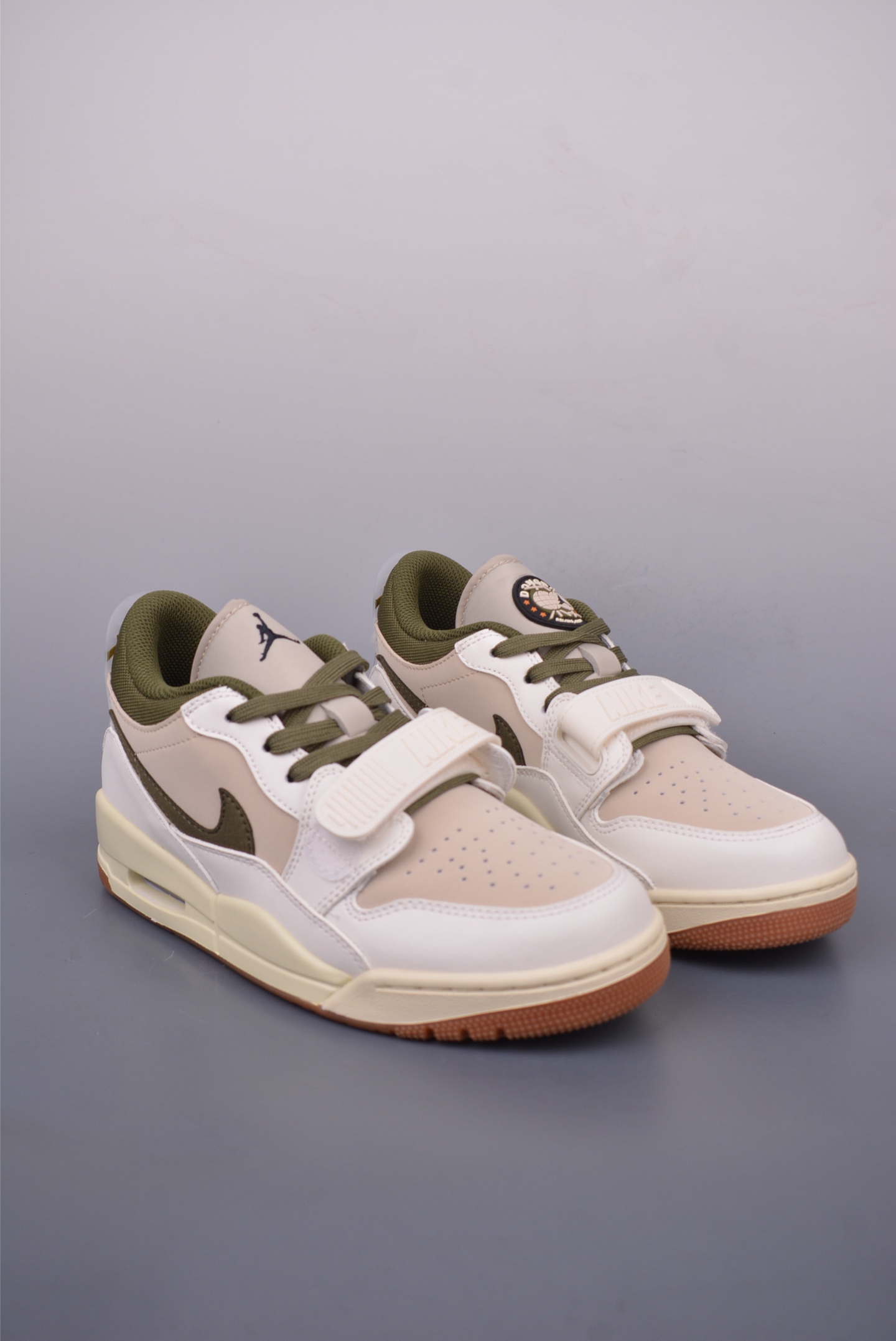 240 Air Jordan Legacy 312 纯原版本 充正首选 有着交错结合的设计 IB8856-121