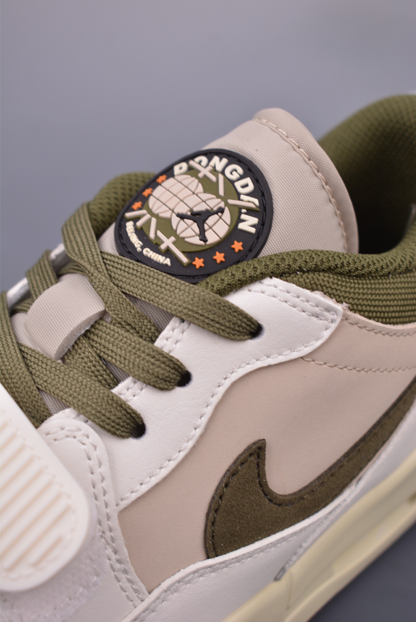 240 Air Jordan Legacy 312 纯原版本 充正首选 有着交错结合的设计 IB8856-121
