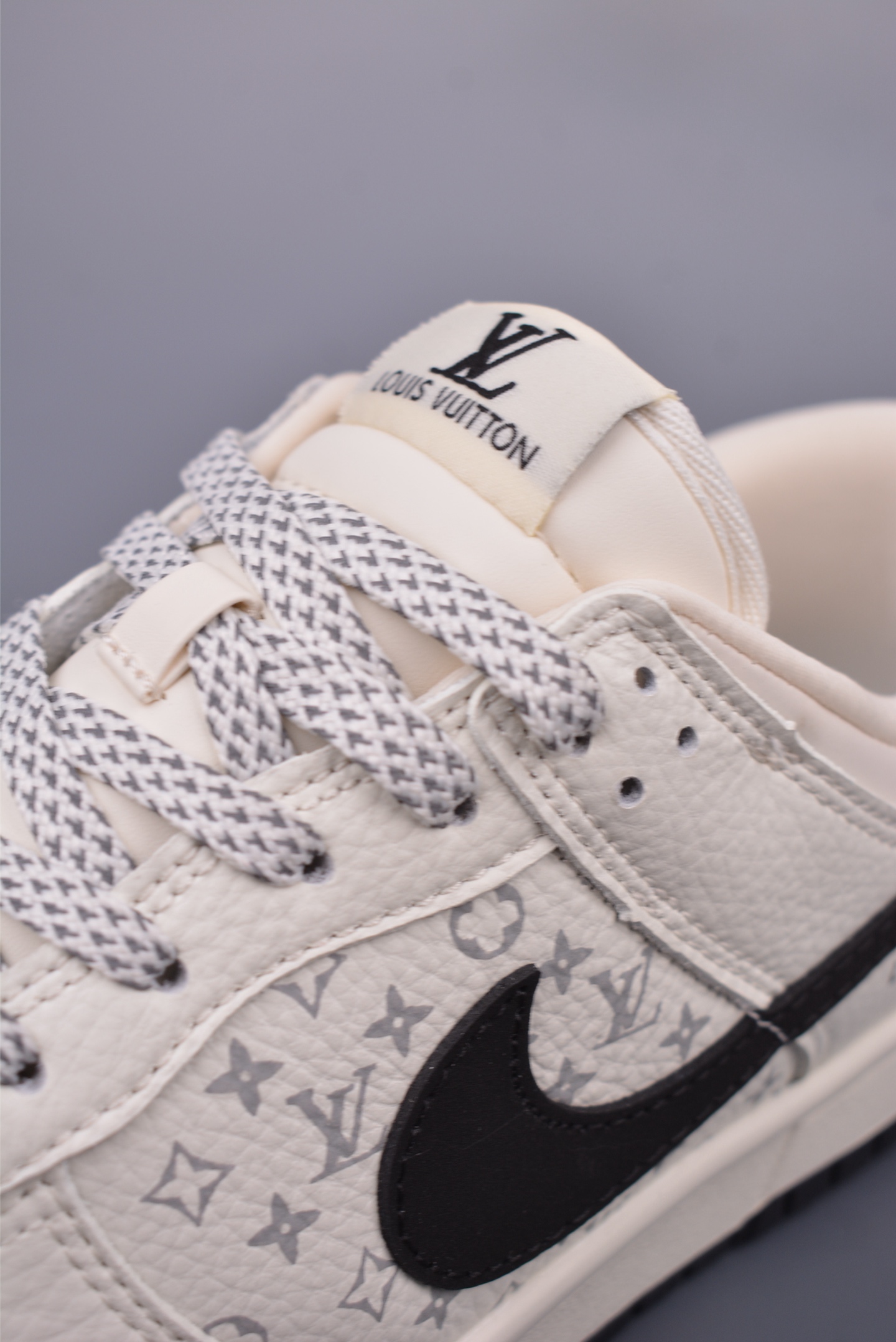 Nike SB Dunk Low DIY Custom Sneakers - Fashionable and Comfortable Shoes 7 i1747351899316 8076 0 6