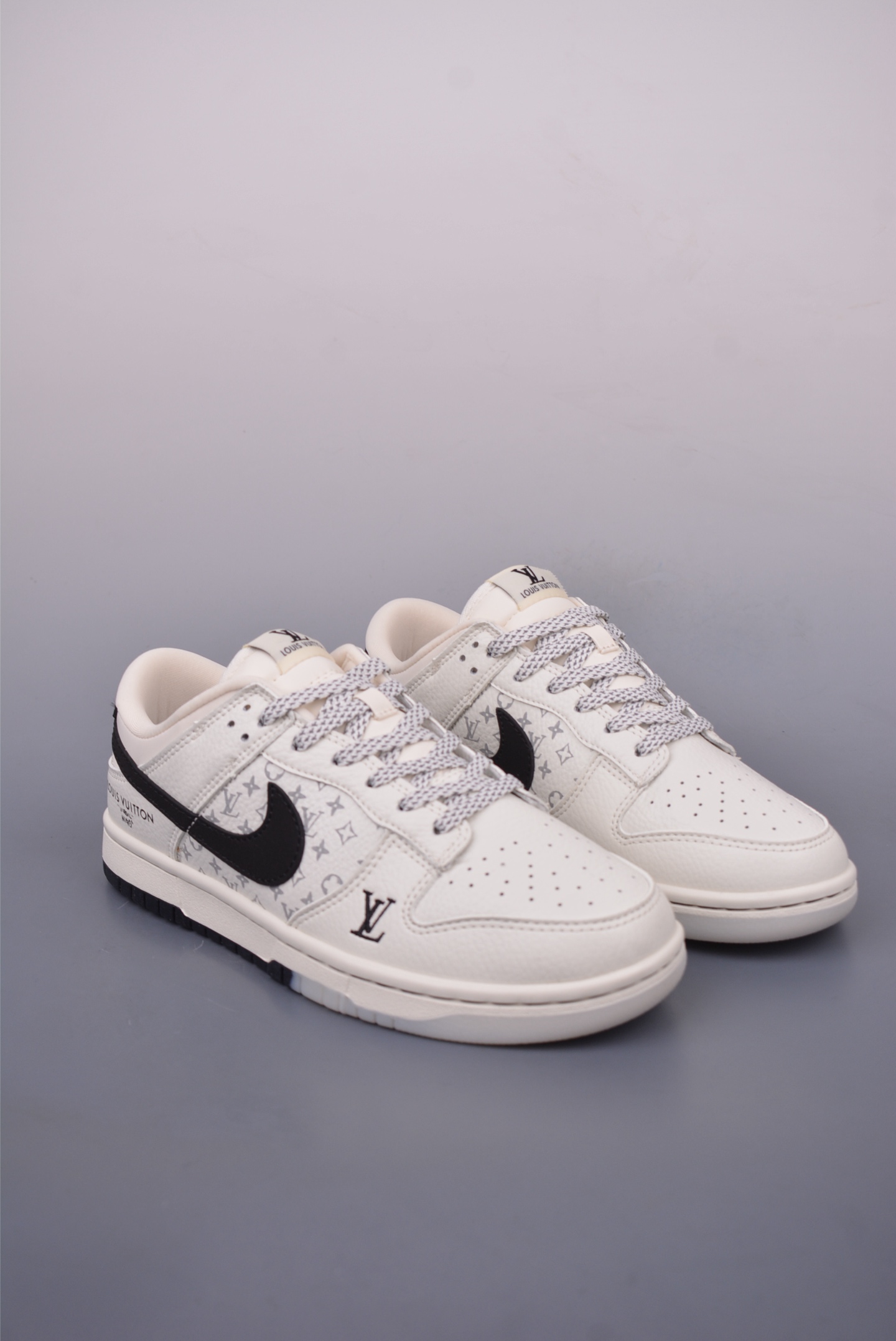 Nike SB Dunk Low DIY Custom Sneakers - Fashionable and Comfortable Shoes 1 i1747351902747 3496 0 0