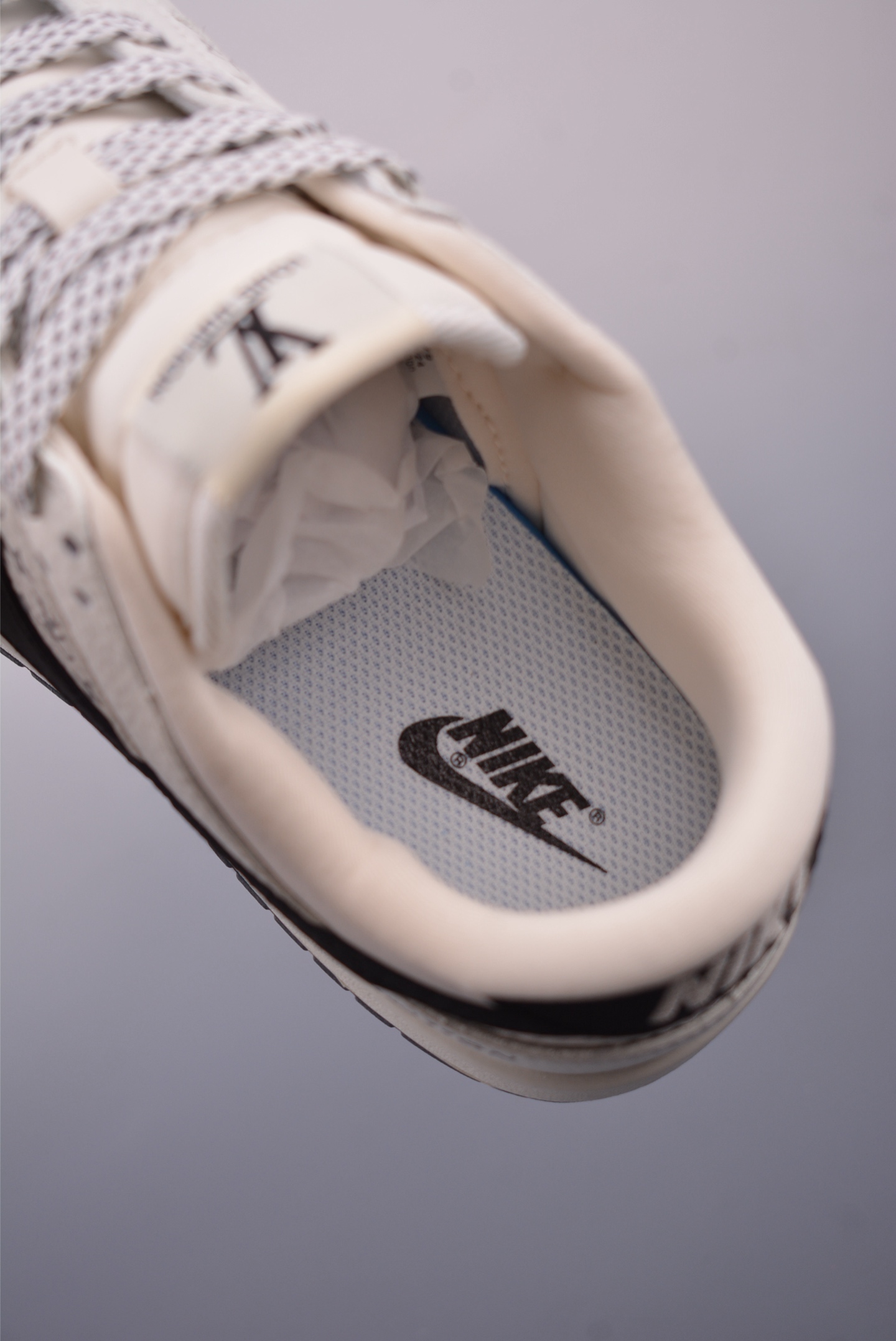 Nike SB Dunk Low DIY Custom Sneakers - Fashionable and Comfortable Shoes 9 i1747351902756 570 0 8