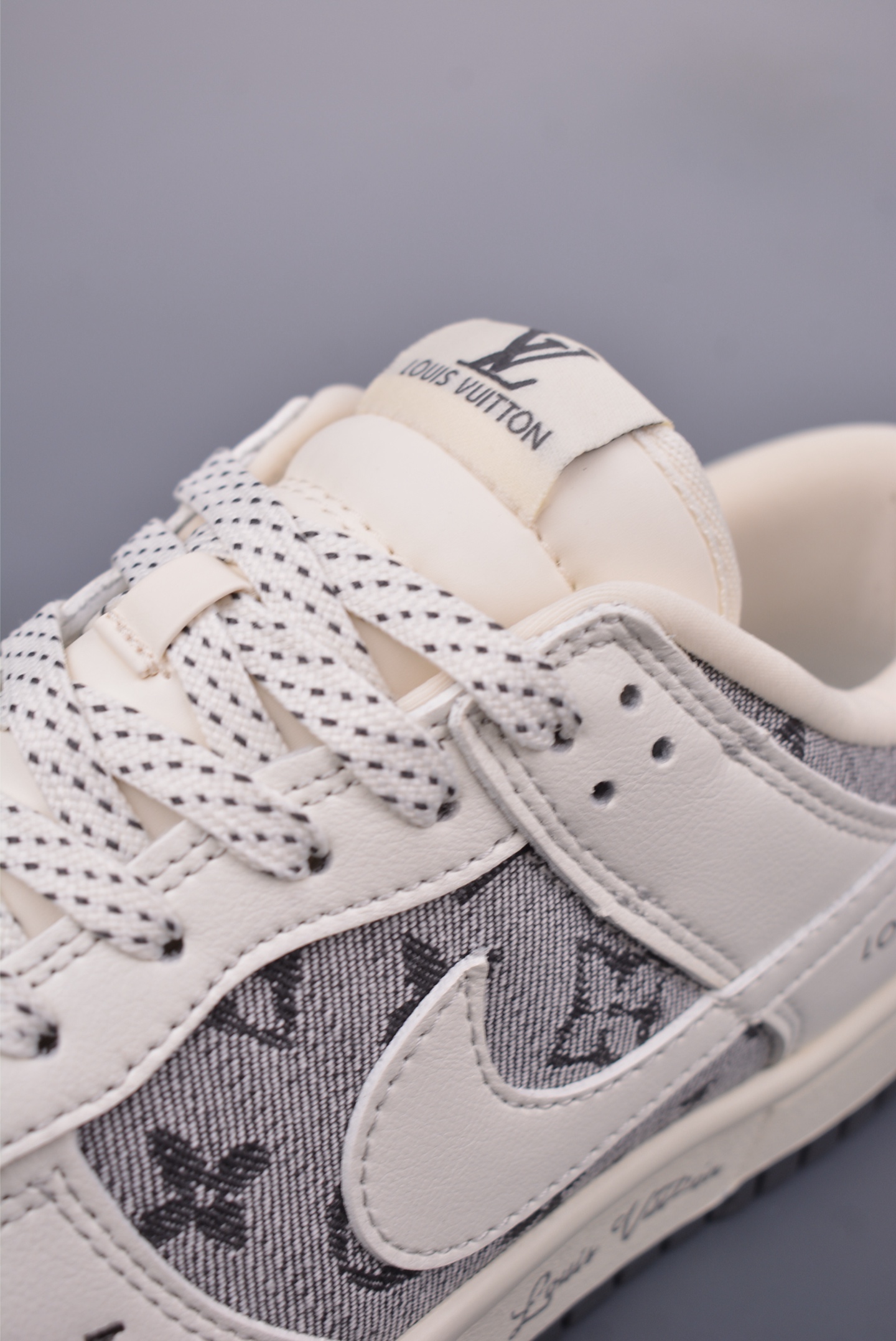 Nike SB Dunk Low DIY Custom Louis Vuitton Sneakers - Fashionable and Unique 8 i1747351950652 952 0 6