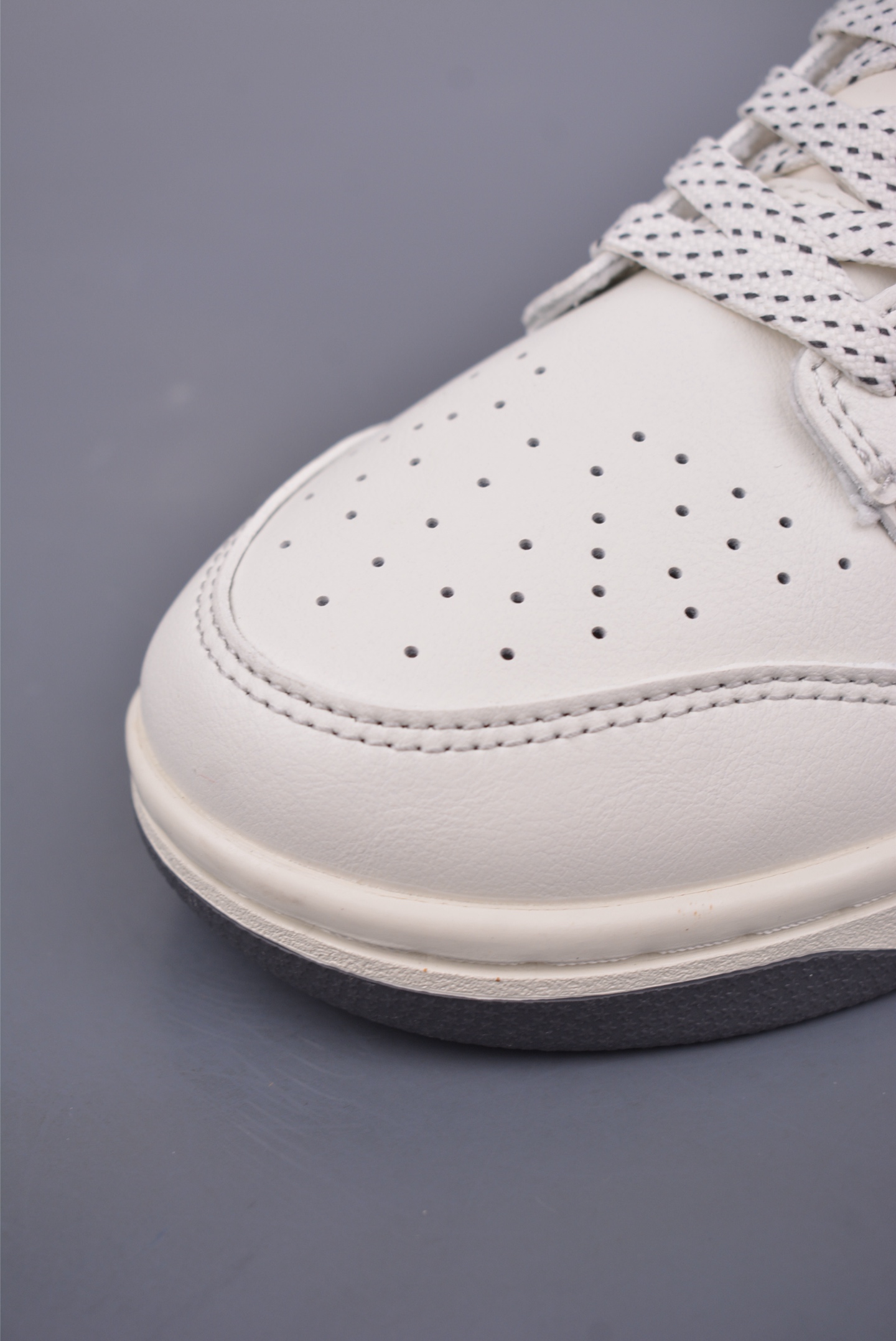 Nike SB Dunk Low DIY Custom Louis Vuitton Sneakers - Fashionable and Unique 7 i1747351950750 3604 0 5