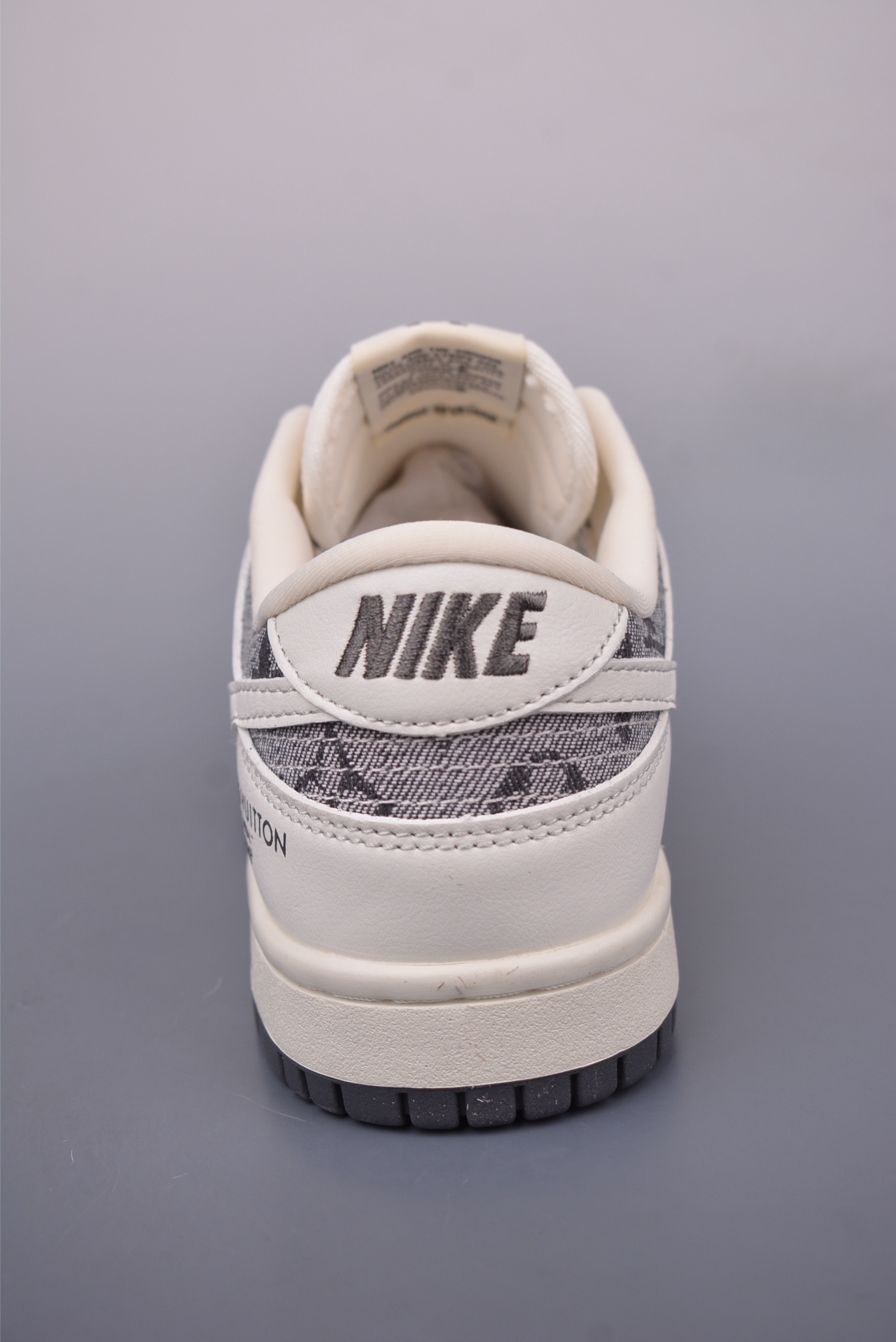 Nike SB Dunk Low DIY Custom Louis Vuitton Sneakers - Fashionable and Unique 5 i1747351955498 6215 0 3