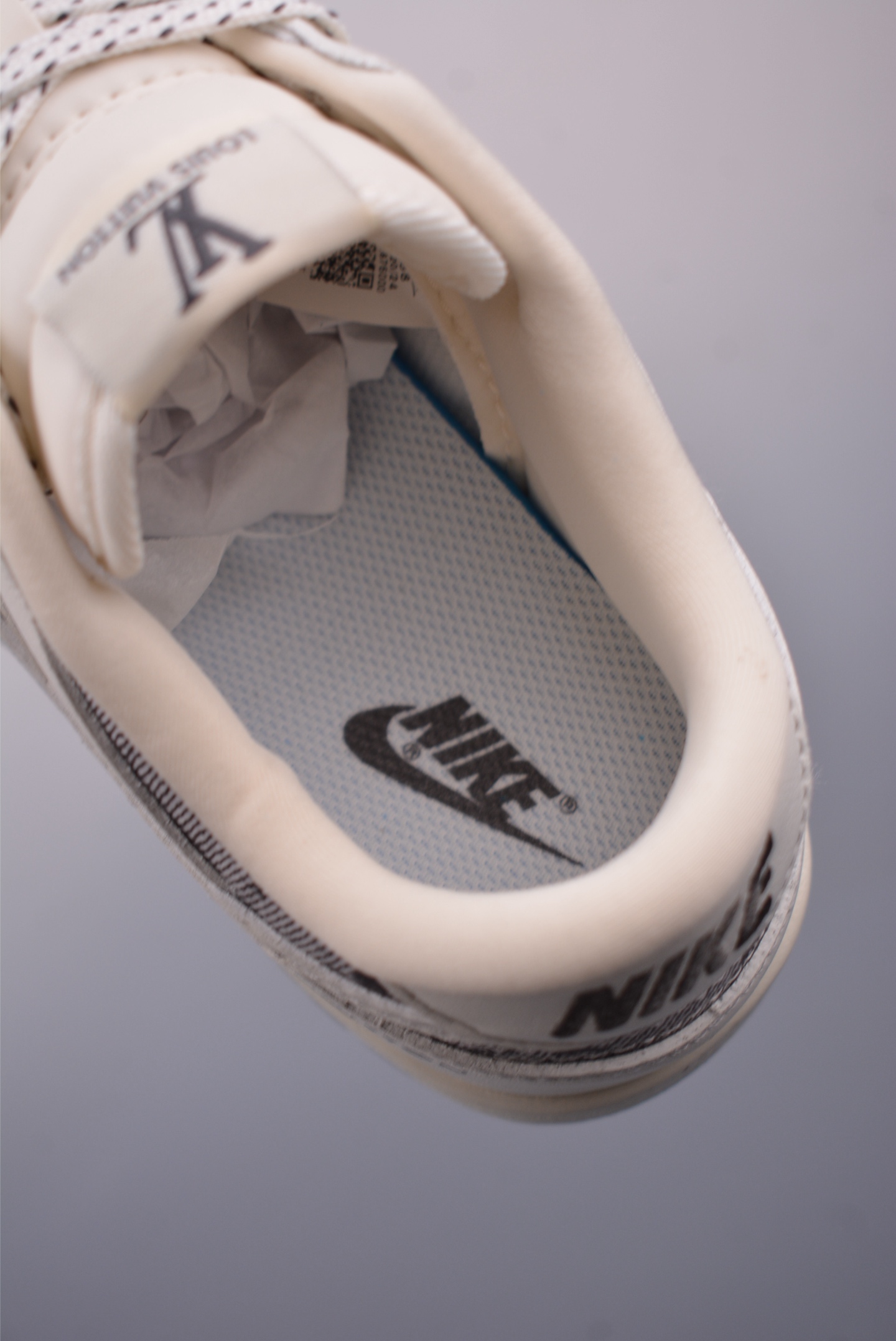 Nike SB Dunk Low DIY Custom Louis Vuitton Sneakers - Fashionable and Unique 10 i1747351955524 8328 0 8