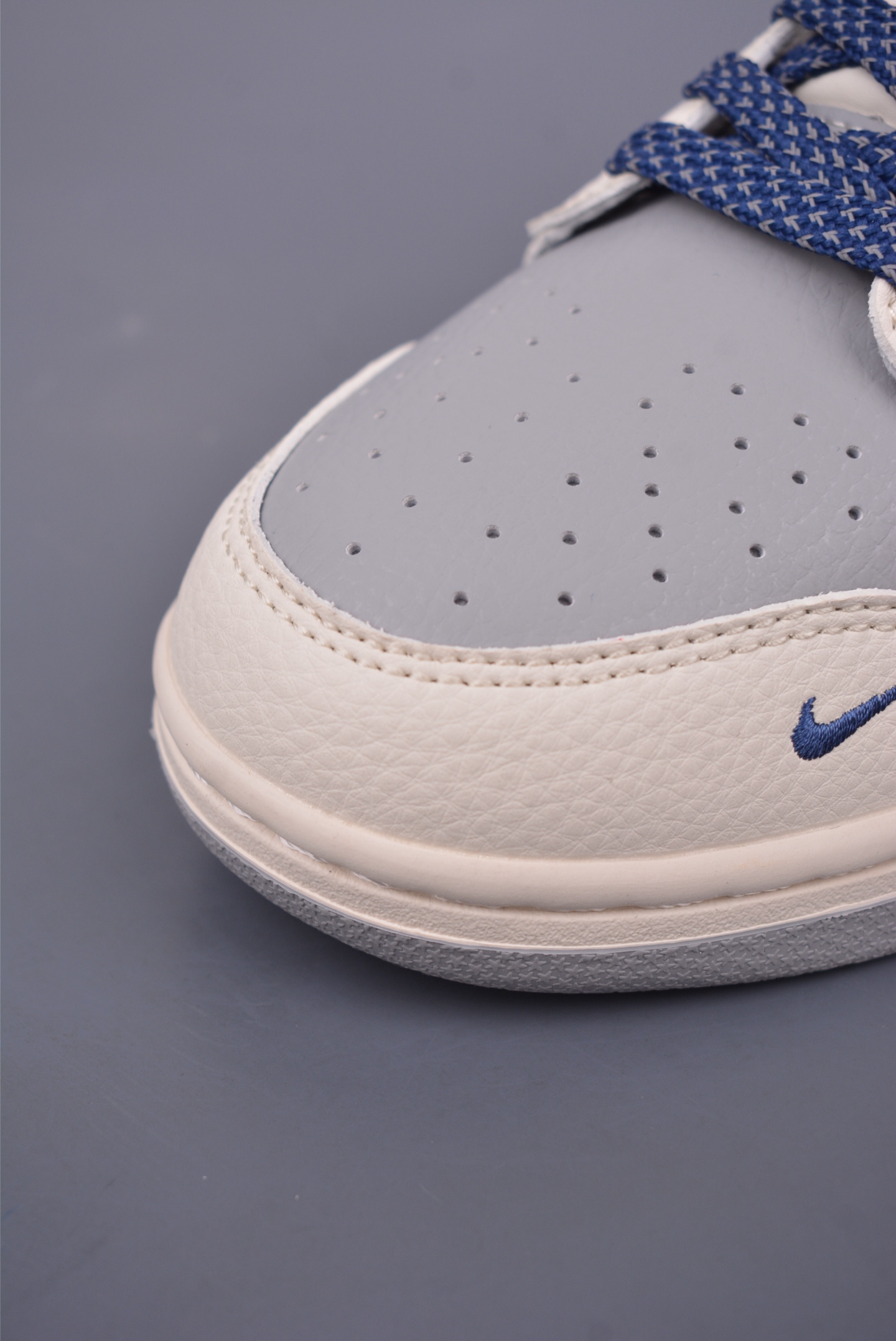 Nike SB Dunk Low Stussy Collab - Premium Leather, Exclusive Design, Durable Sole 7 i1747352588657 3186 0 5