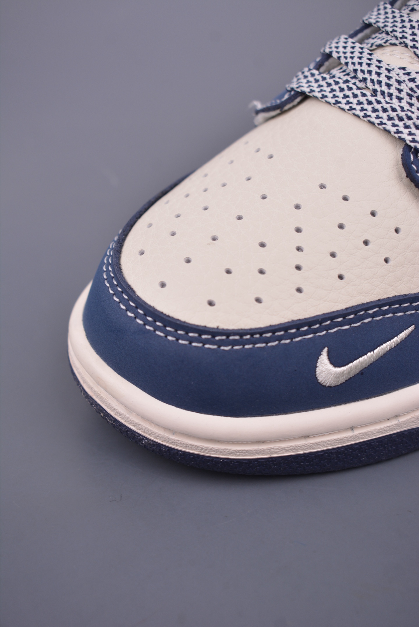 Nike SB Dunk Low Supreme Collaboration - Premium Quality, Stylish Design 6 i1747352633582 118 0 5