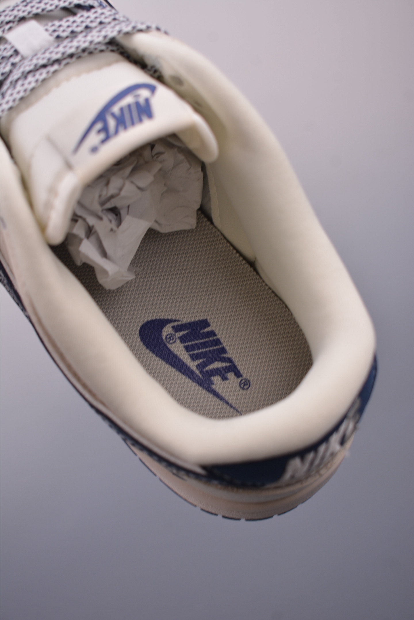 Nike SB Dunk Low Supreme Collaboration - Premium Quality, Stylish Design 9 i1747352637567 5661 0 8