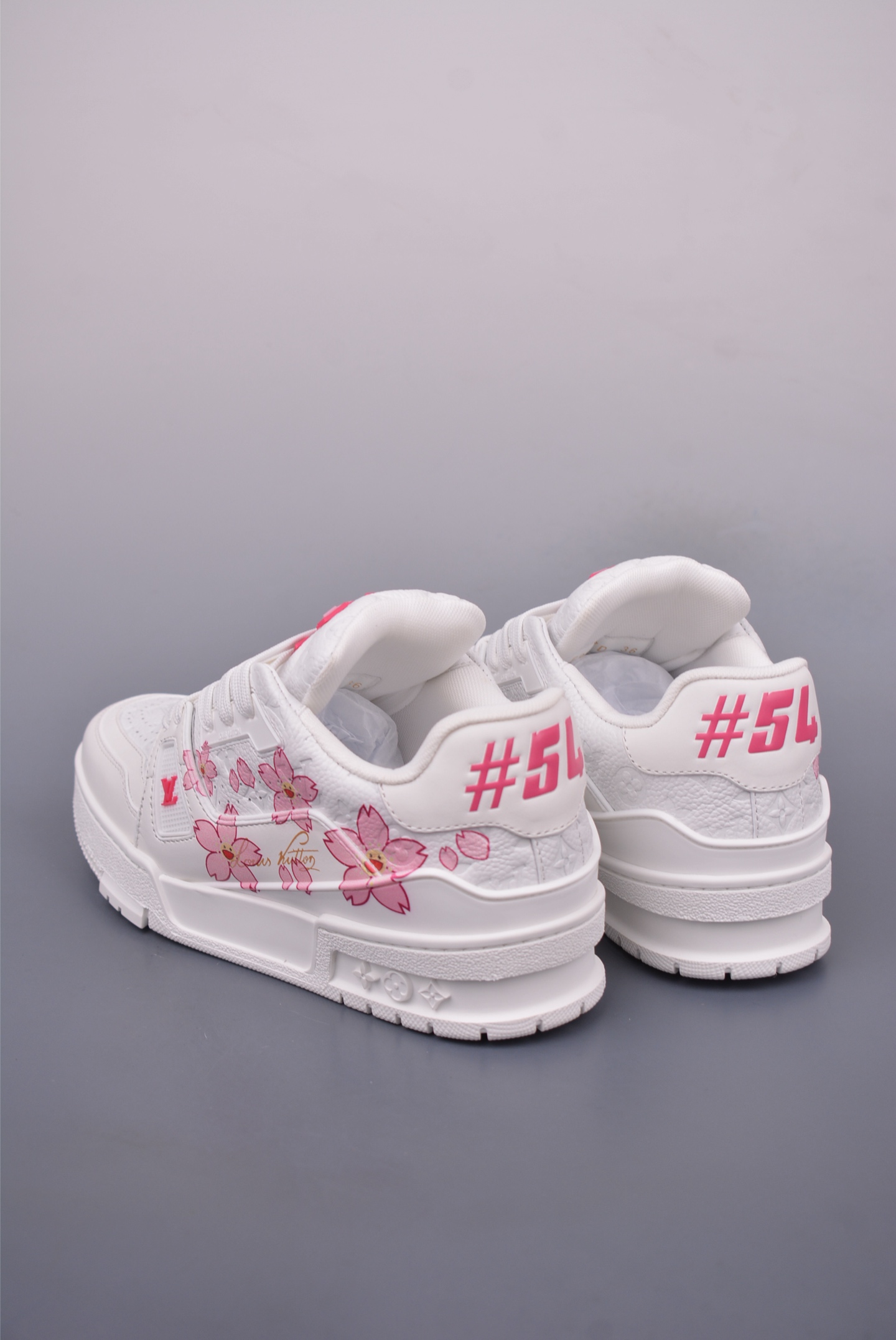 2021s LV Trainer 限定联名 最新配色国内限定无售 原版购入历时近两个月开发打造 经典多拼色超好看