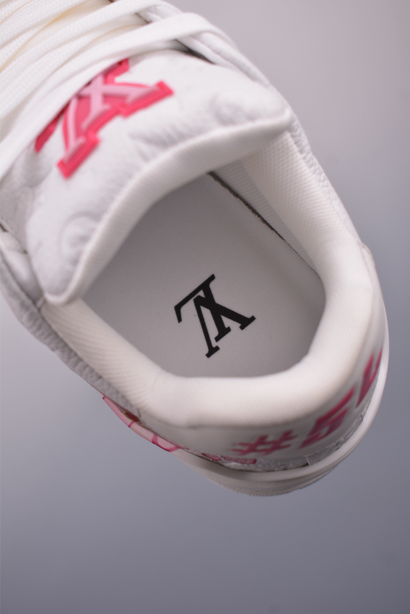 2021s LV Trainer 限定联名 最新配色国内限定无售 原版购入历时近两个月开发打造 经典多拼色超好看