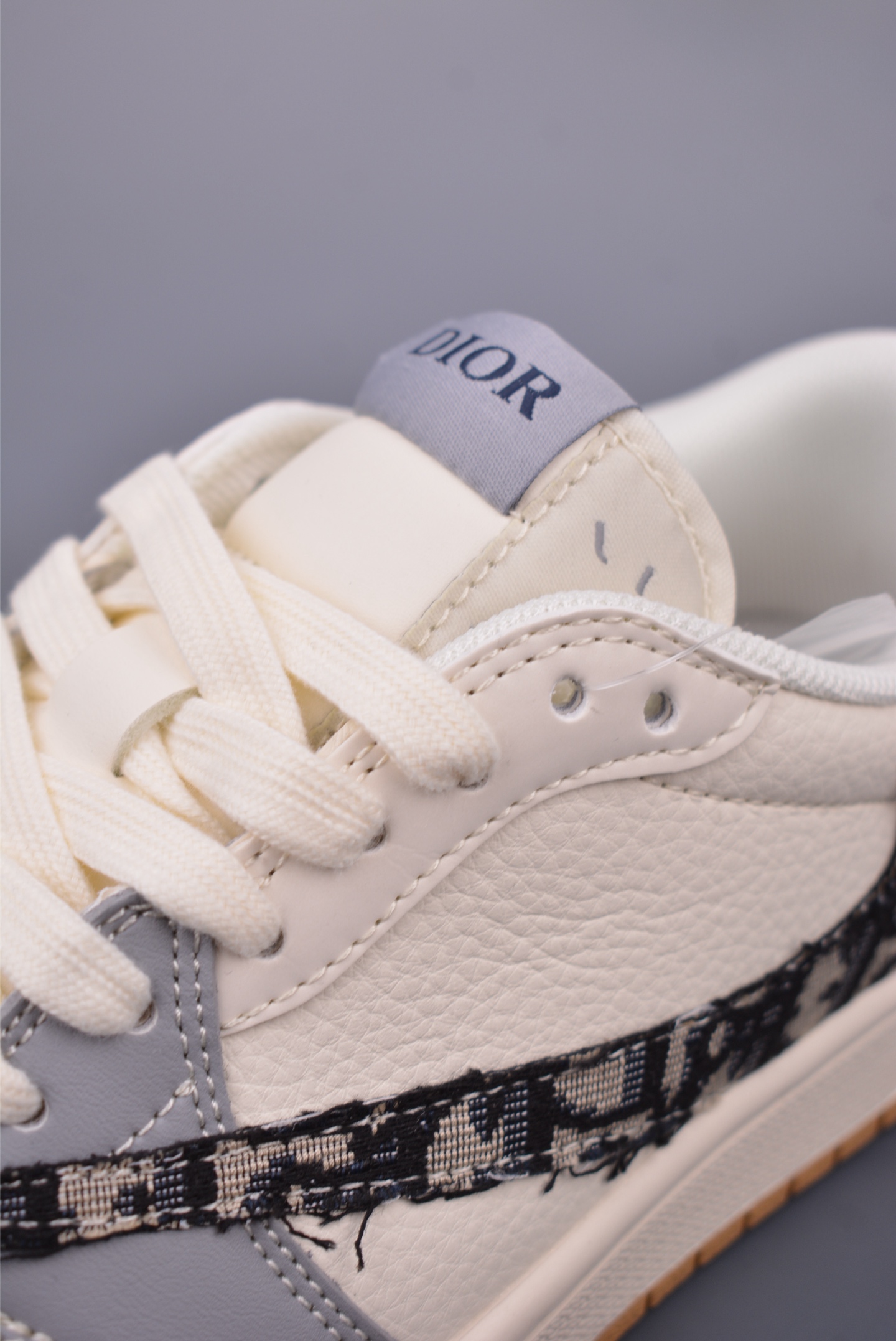 Fragment x Travis Scott x Dior Air Jordan 1 Low 三方联名倒钩 XF8698-077