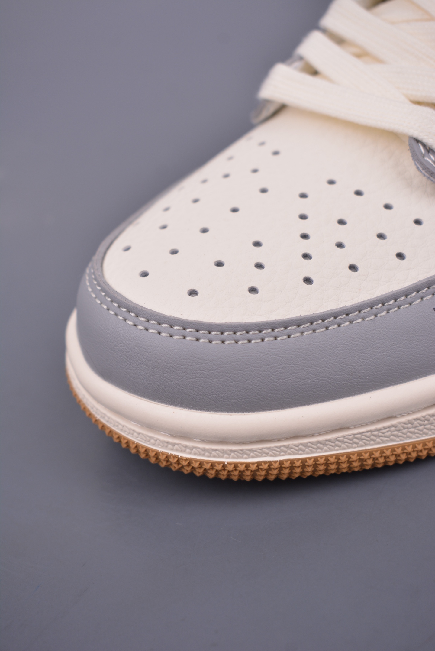 Fragment x Travis Scott x Dior Air Jordan 1 Low 三方联名倒钩 XF8698-077