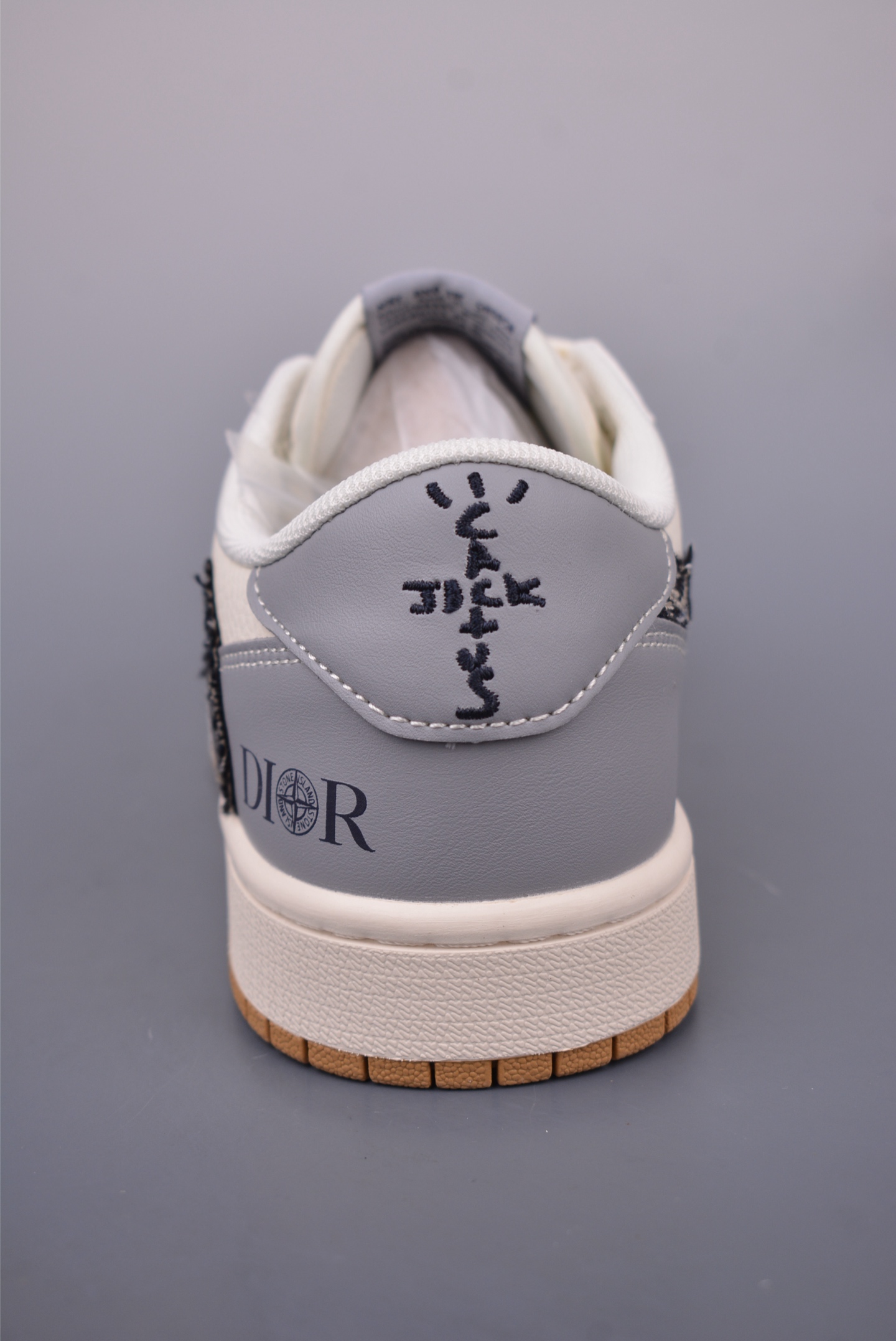 Fragment x Travis Scott x Dior Air Jordan 1 Low 三方联名倒钩 XF8698-077