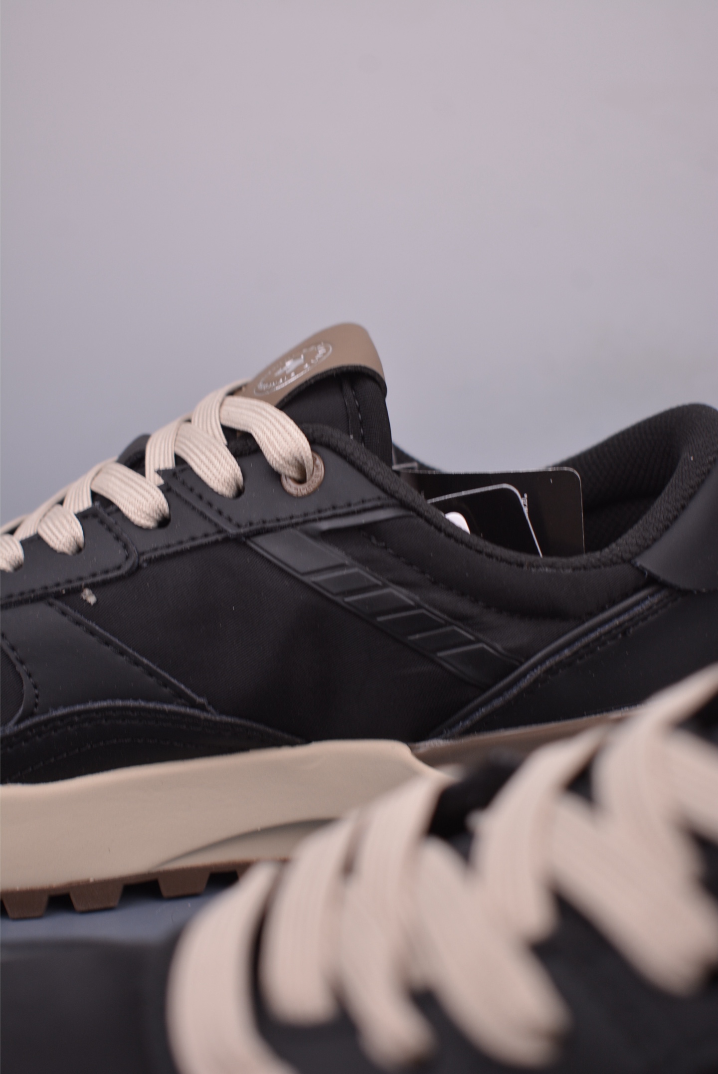 Descente DUALIS Urban Commute Retro Sneakers - Breathable & Comfortable 9 i1747354497628 4741 0 7