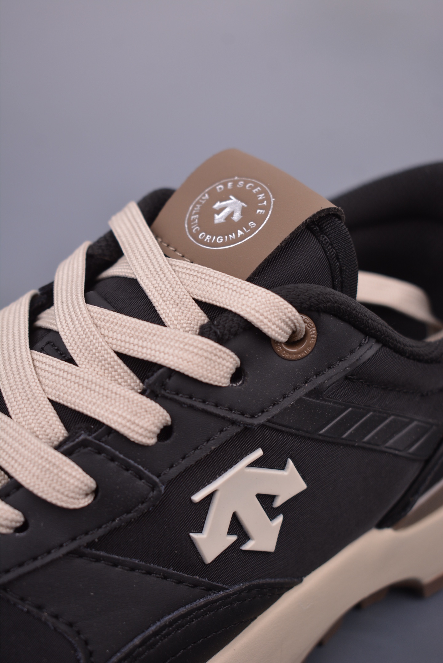 Descente DUALIS Urban Commute Retro Sneakers - Breathable & Comfortable 8 i1747354500736 9280 0 6