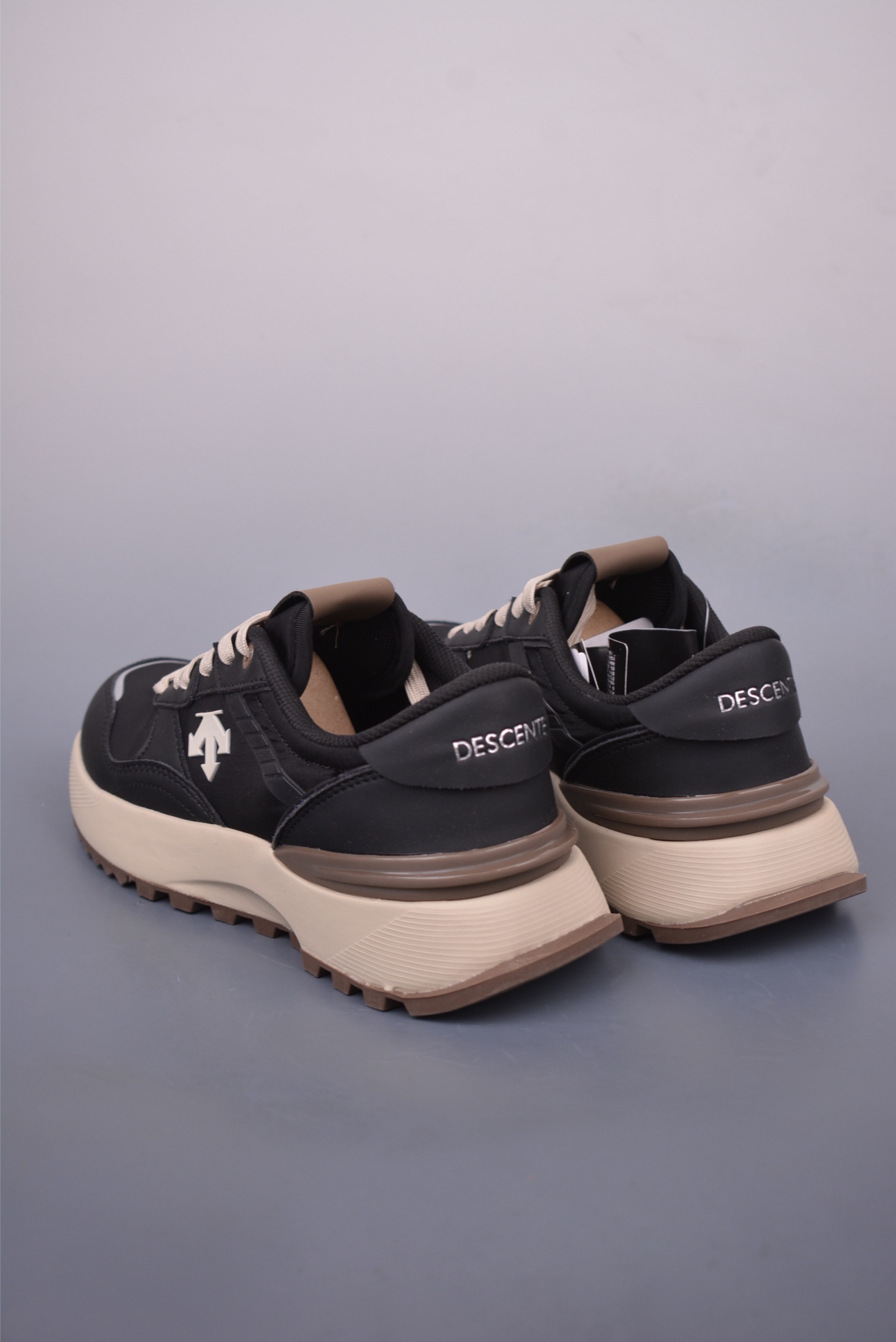 Descente DUALIS Urban Commute Retro Sneakers - Breathable & Comfortable 3 i1747354500772 3049 0 1
